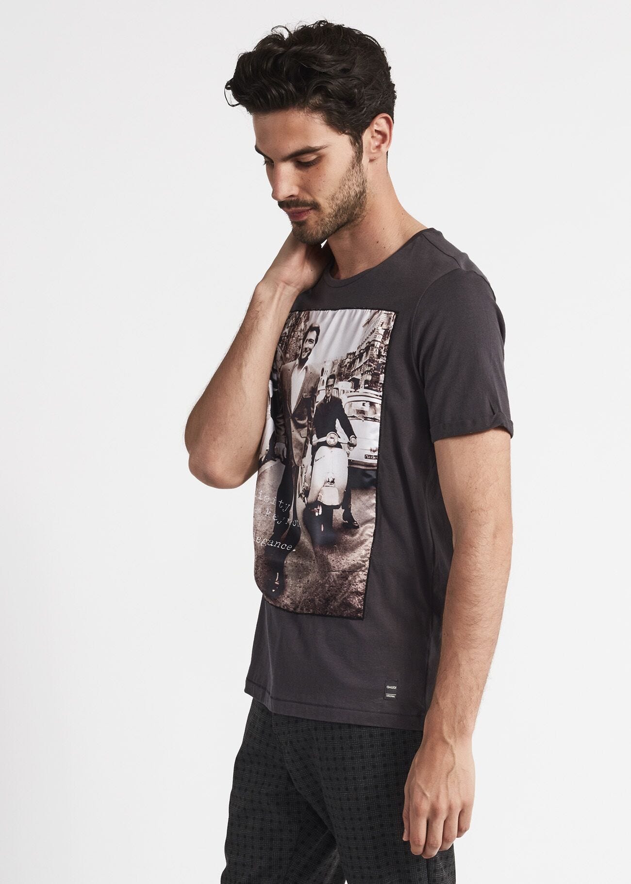 Short sleeved T-shirt with turn-up