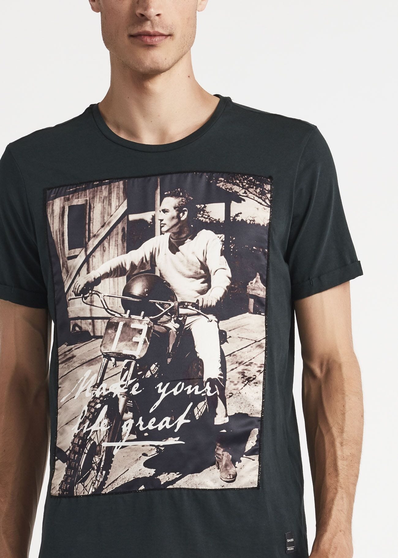 Crew neck T-shirt with short sleeves