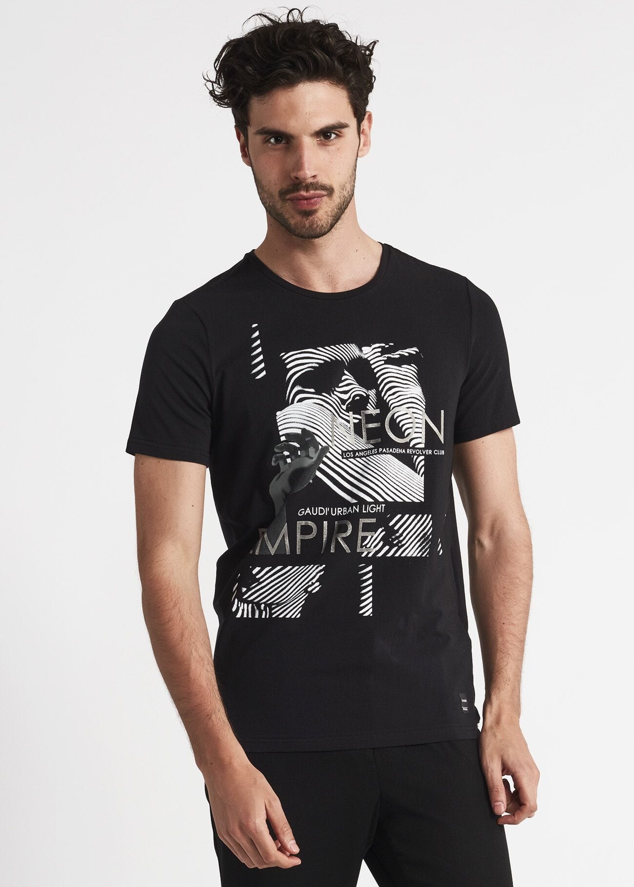T-shirt with optical print