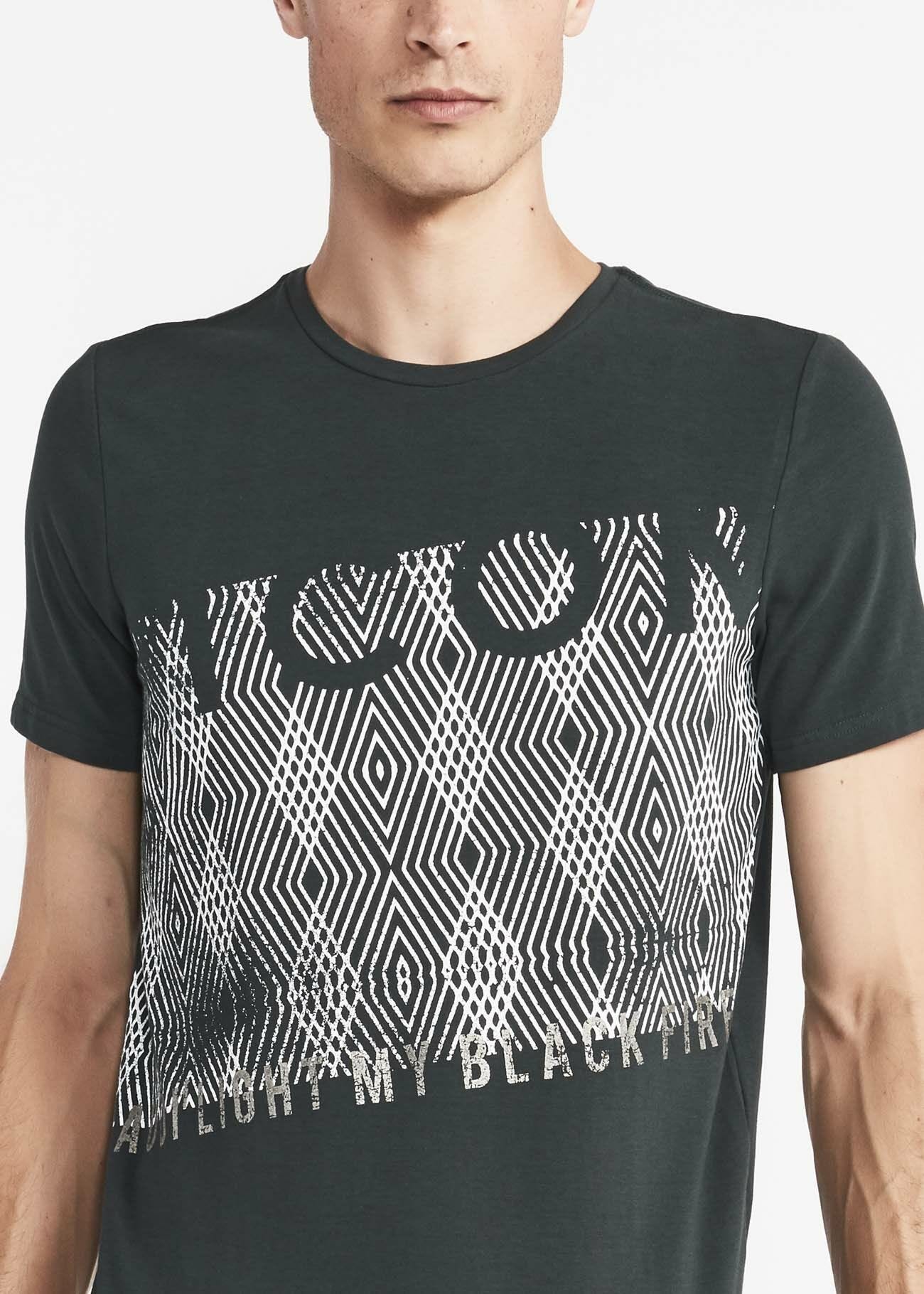 T-shirt with geometric print