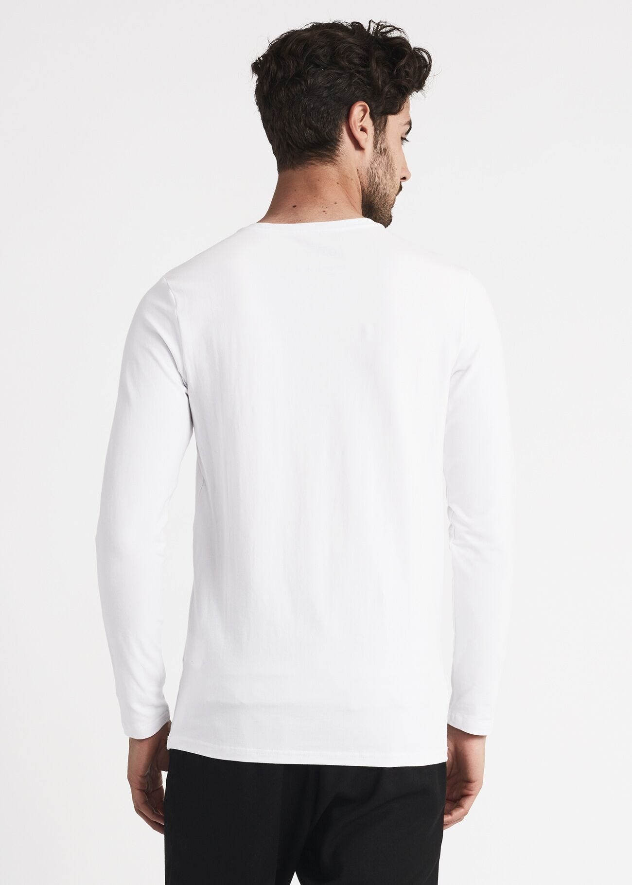 T-shirt with V neck