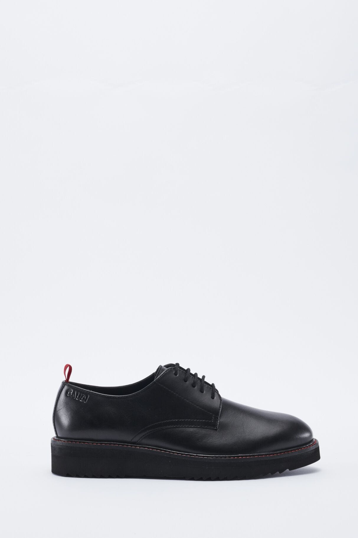 Derby with contrasting stitching