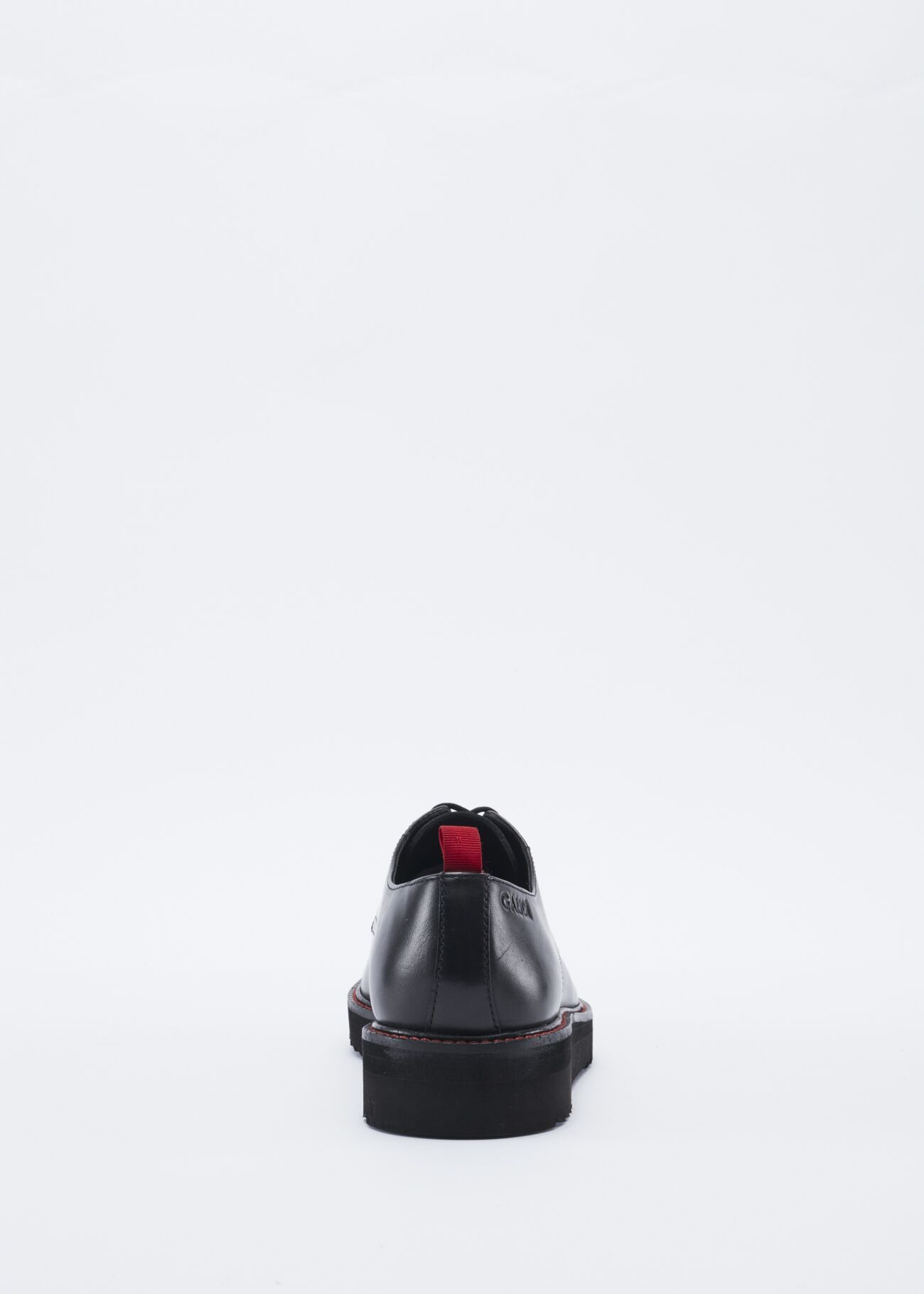 Derby with contrasting stitching