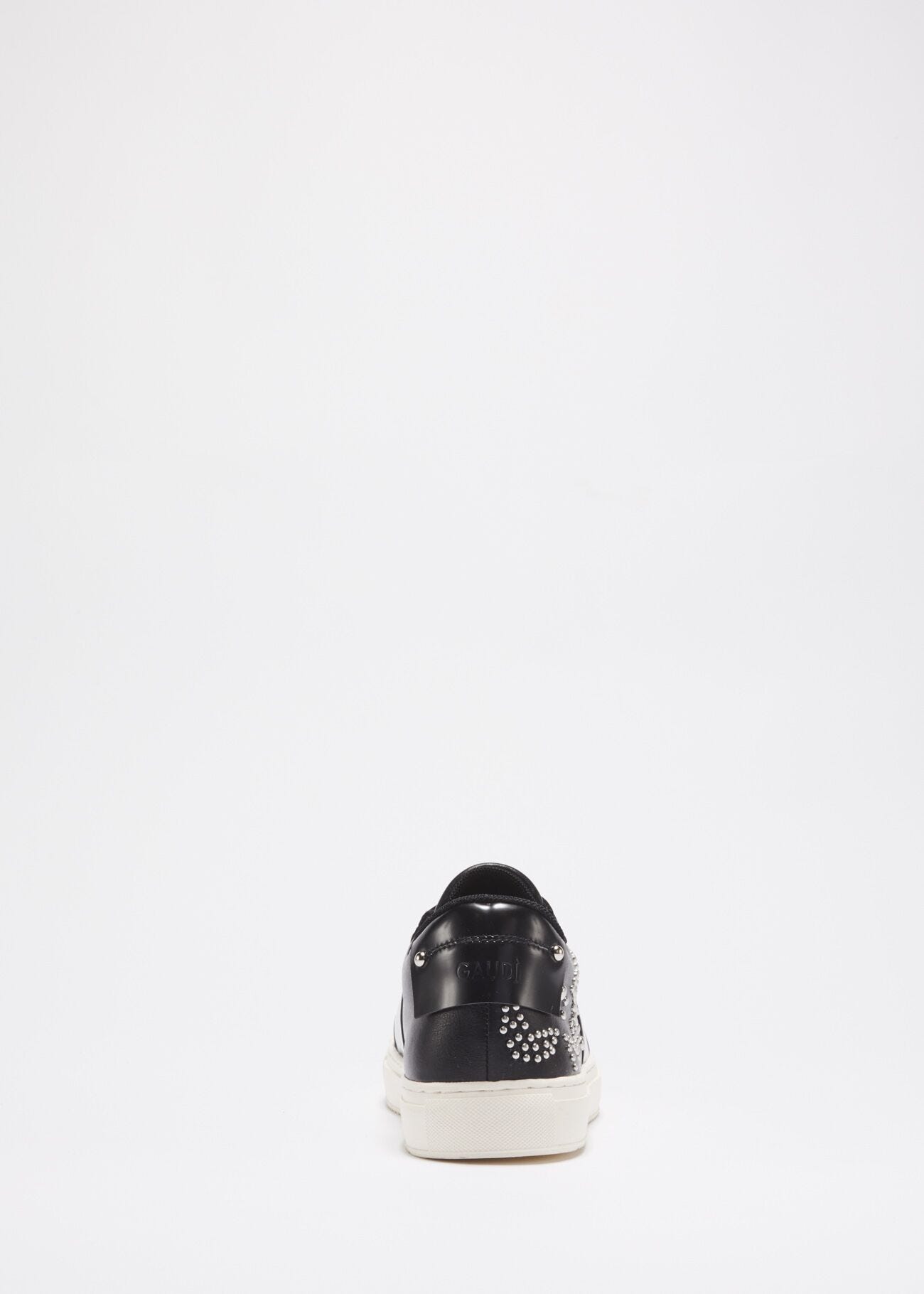 Trainers with star studs