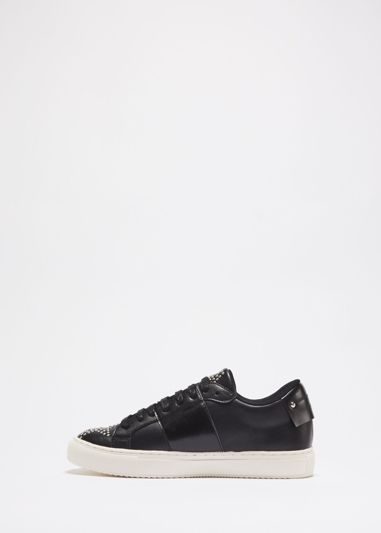 Trainers with star studs