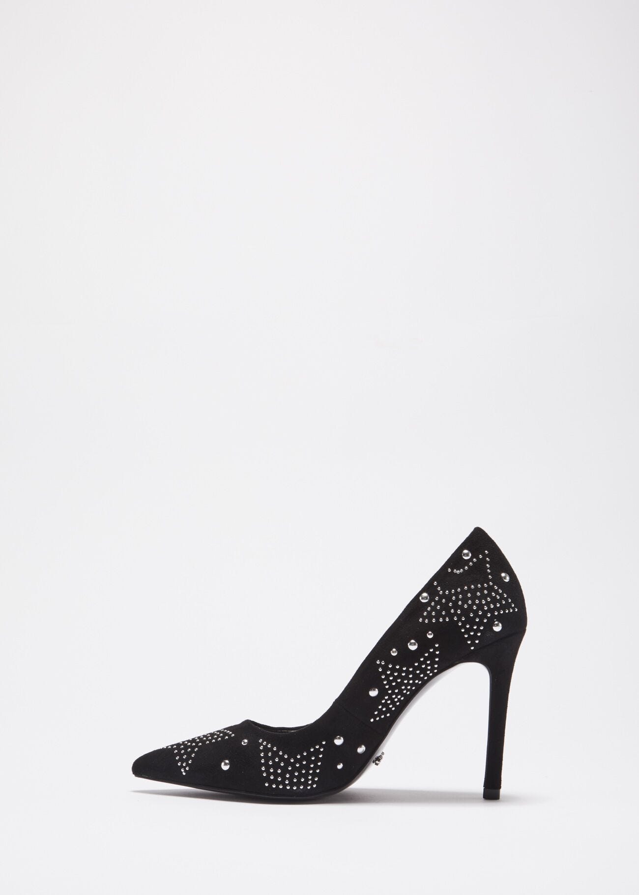 Court shoe with micro studs