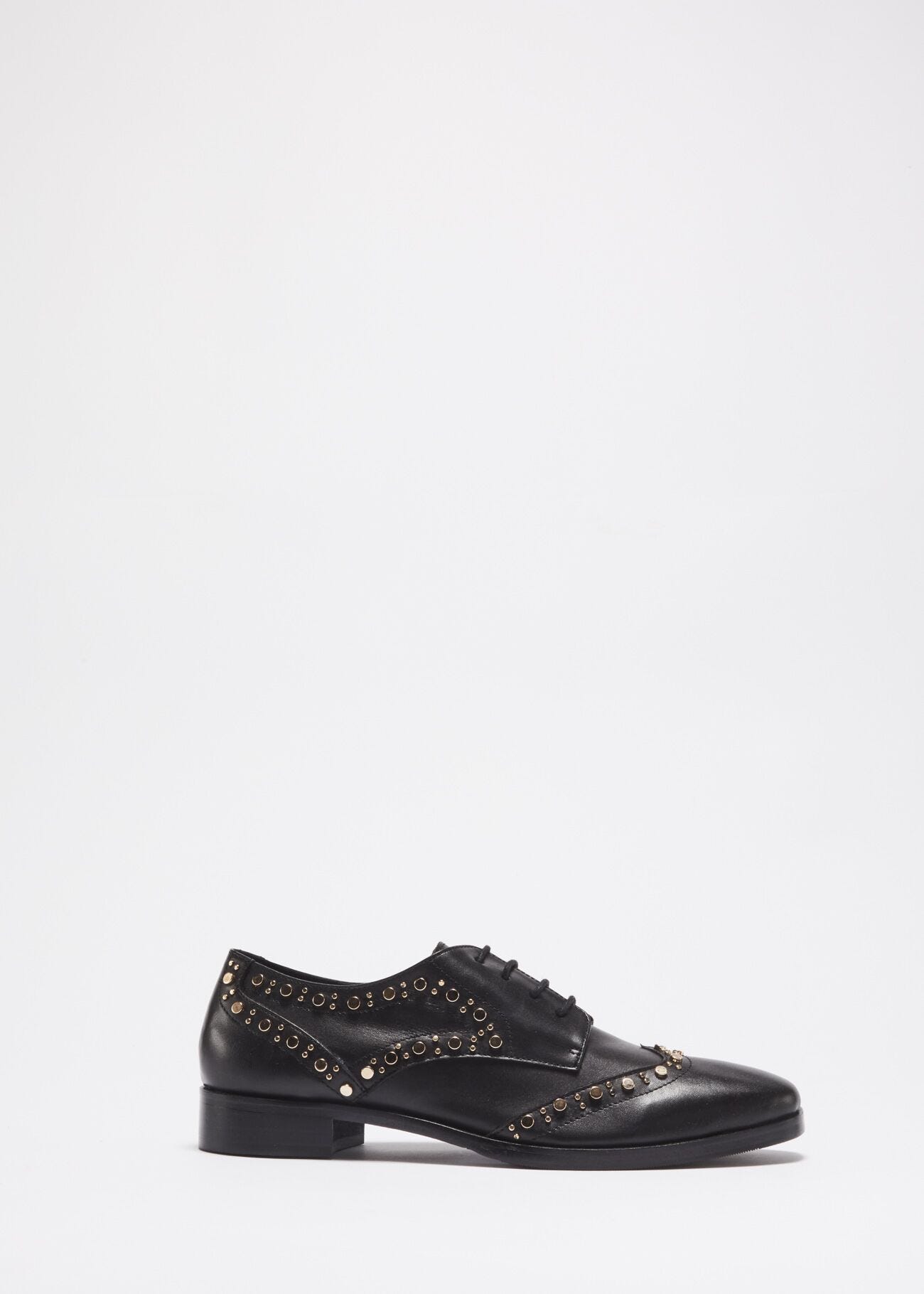 Beatle boot with dovetail embellishment