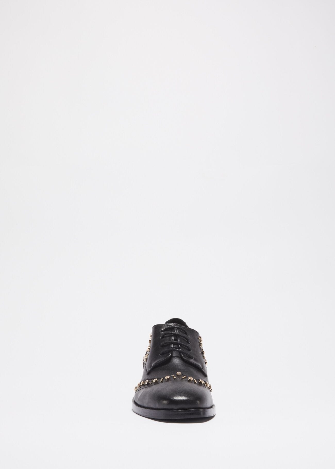 Beatle boot with dovetail embellishment