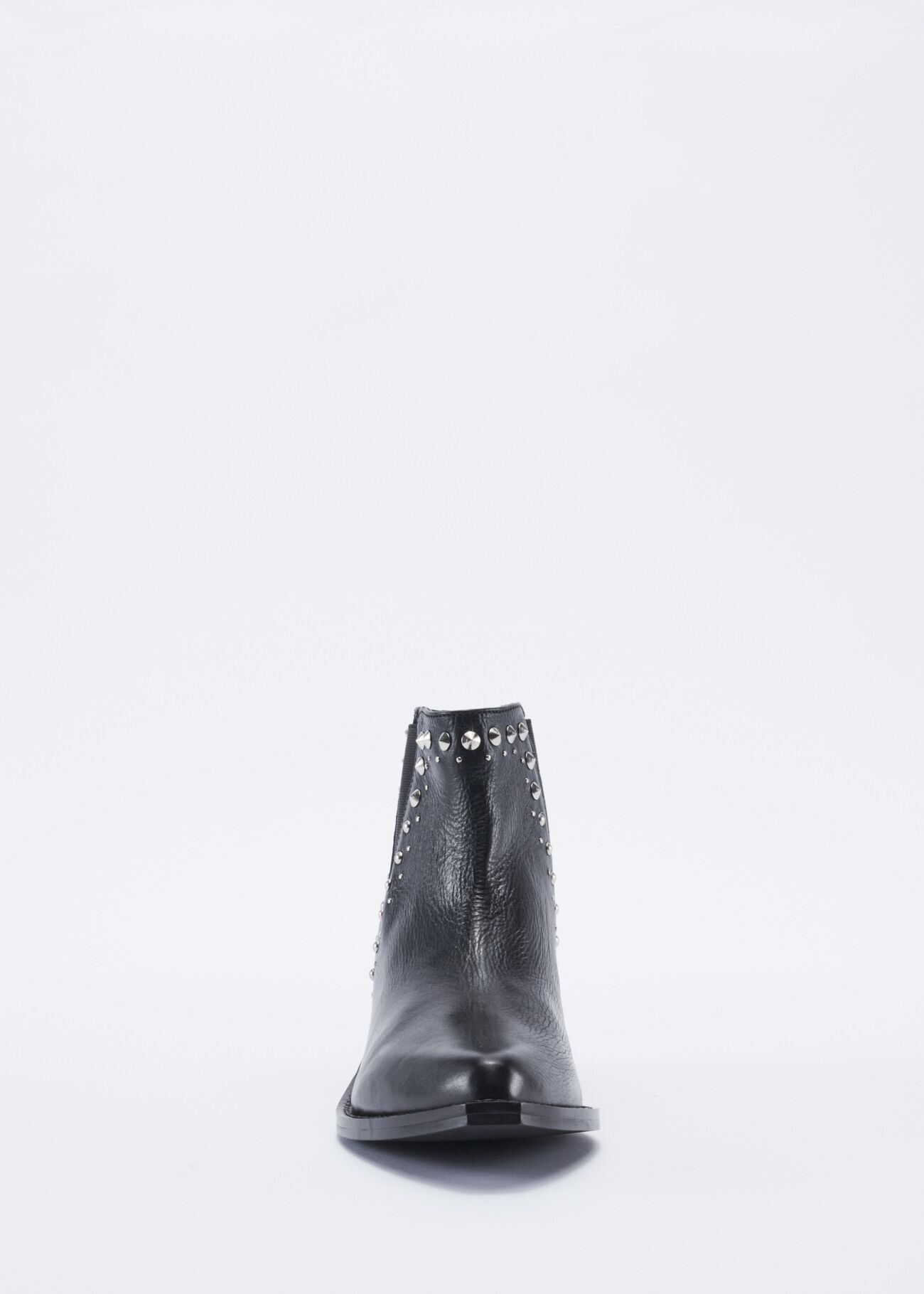 Cowboy boot with spherical studs