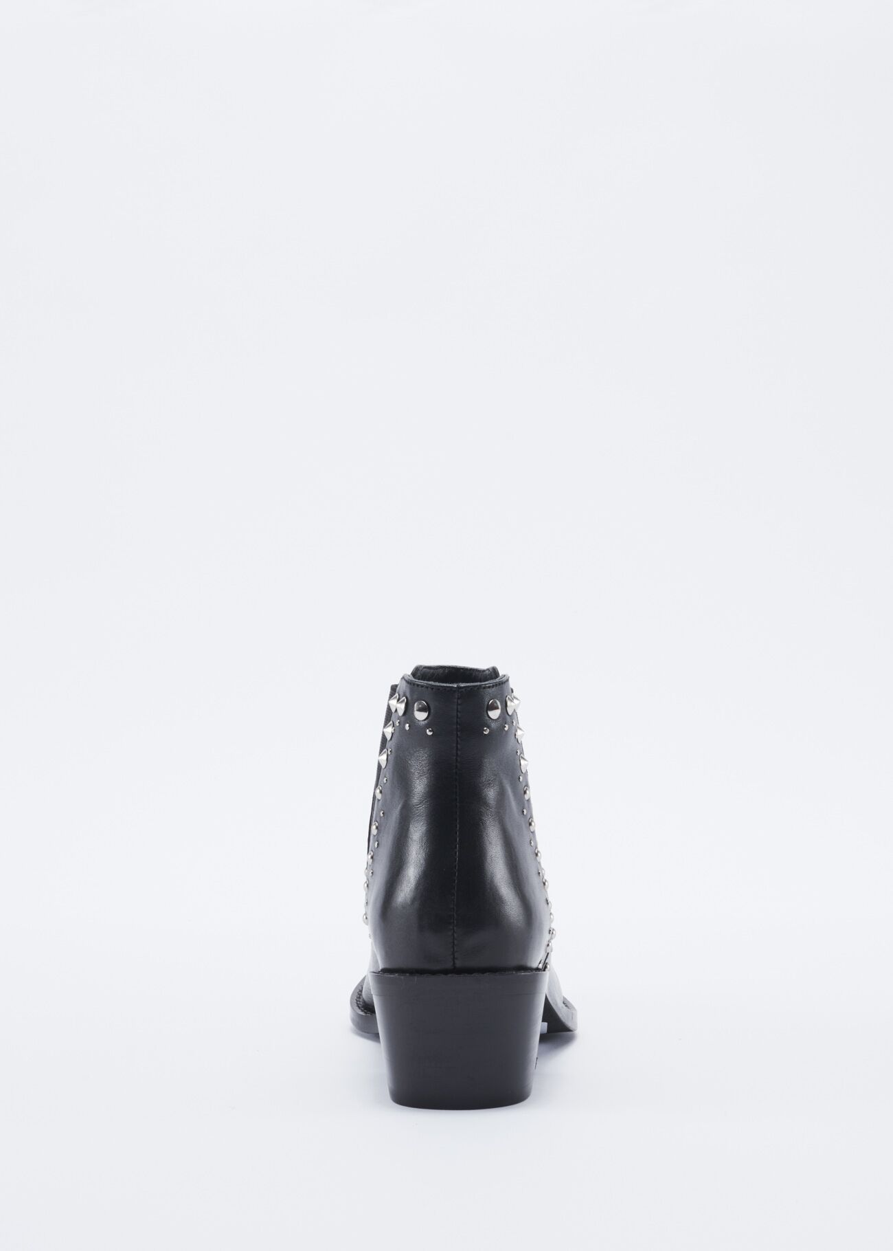 Cowboy boot with spherical studs