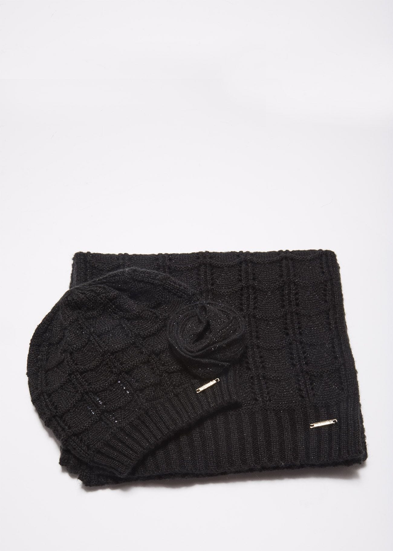 Scarf and hat set