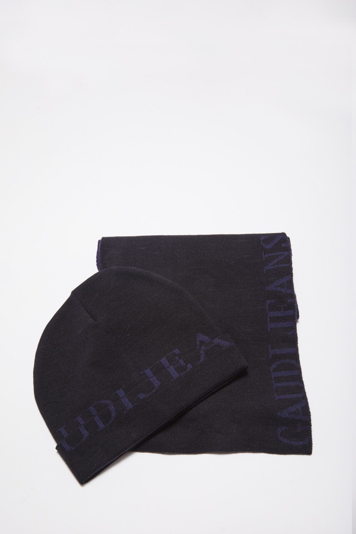 Scarf and hat set