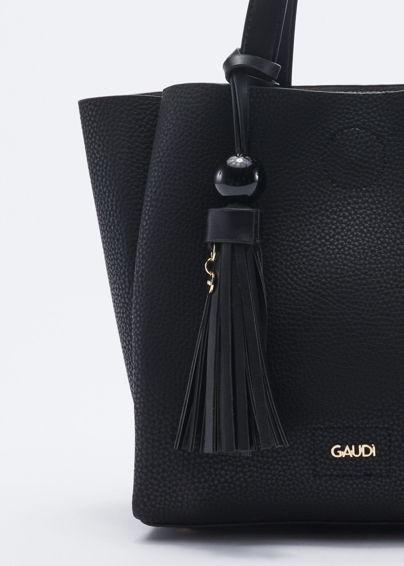 Bag with contrasting colour handles