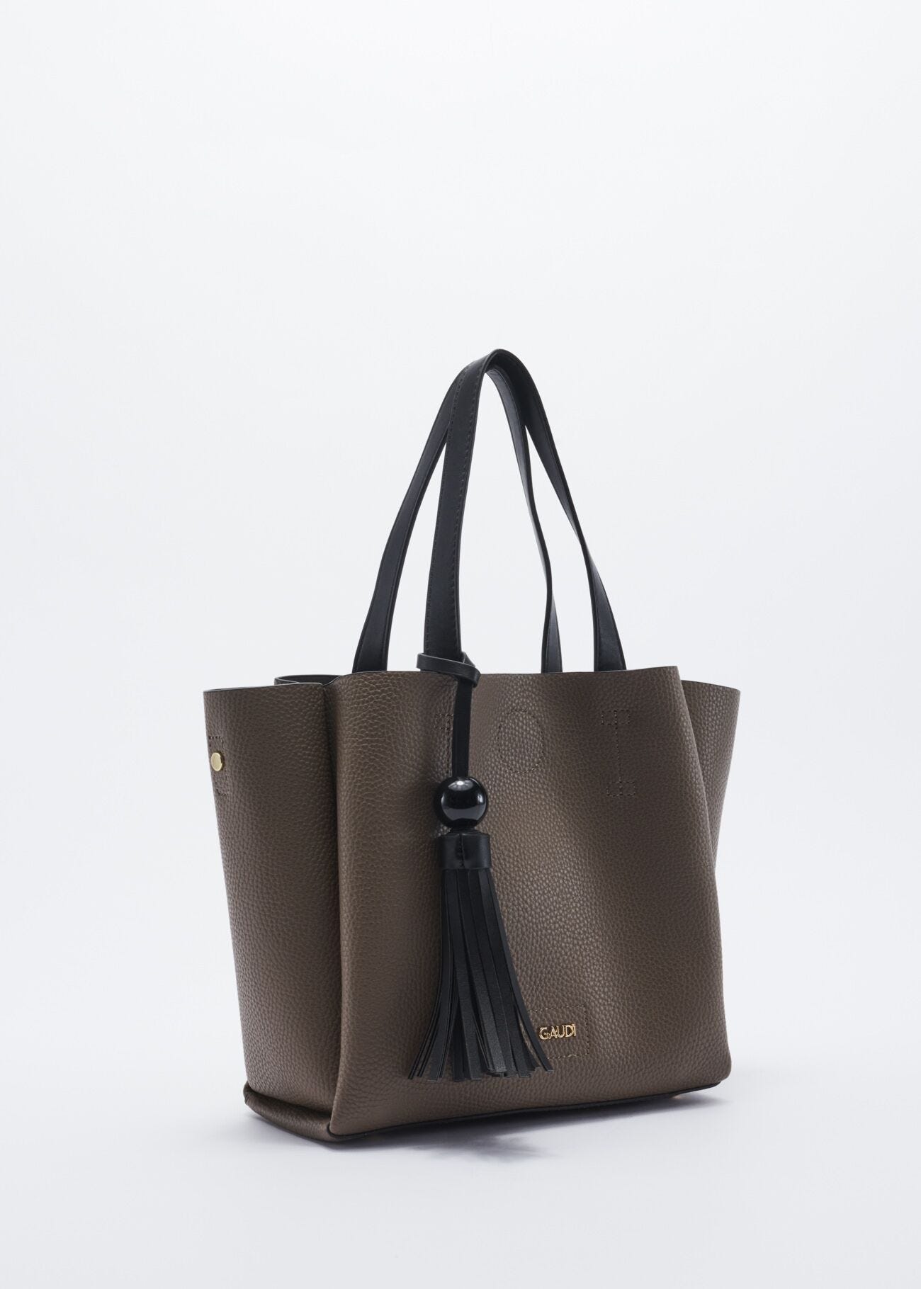 Bag with contrasting colour handles