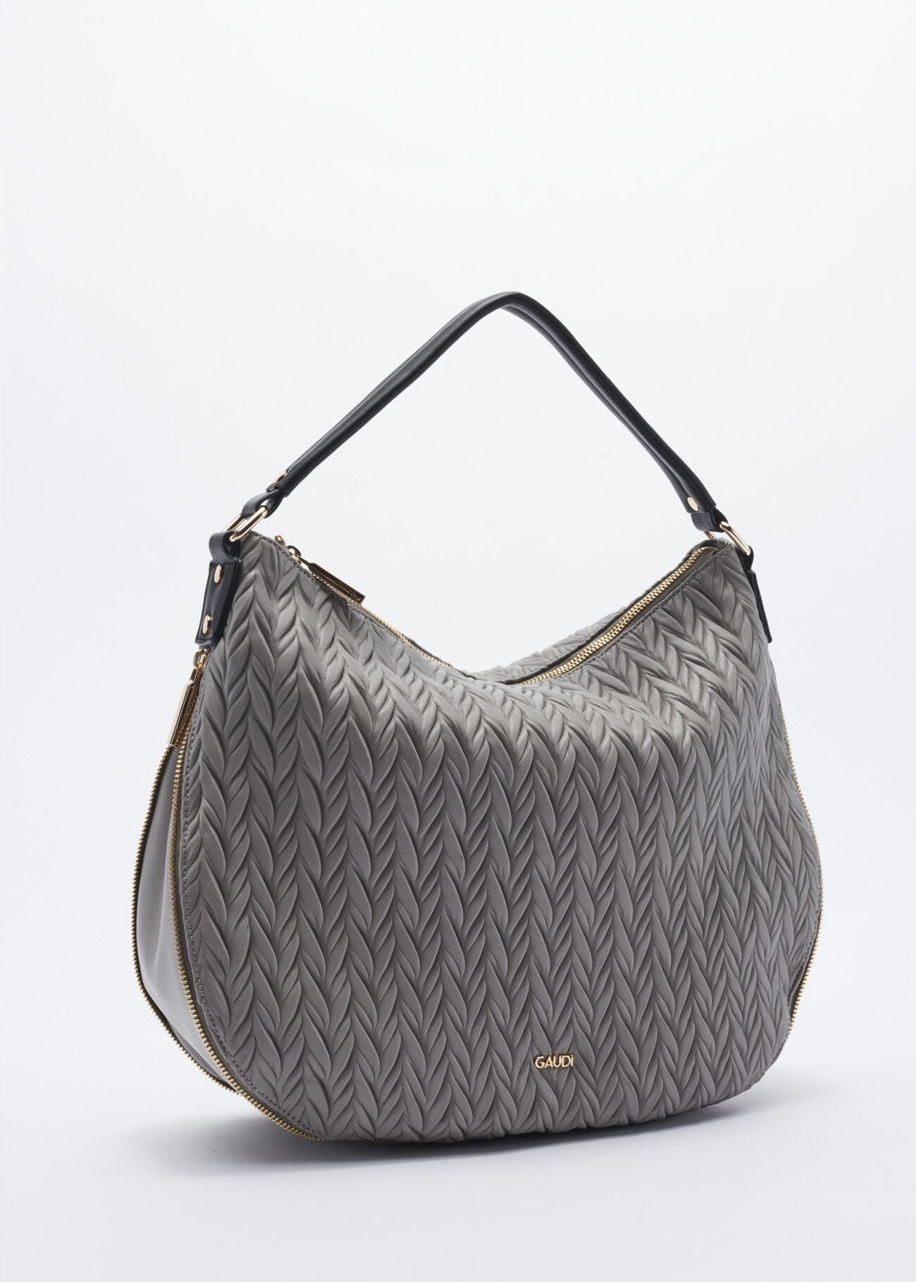 One-shoulder bag in quilted faux leather