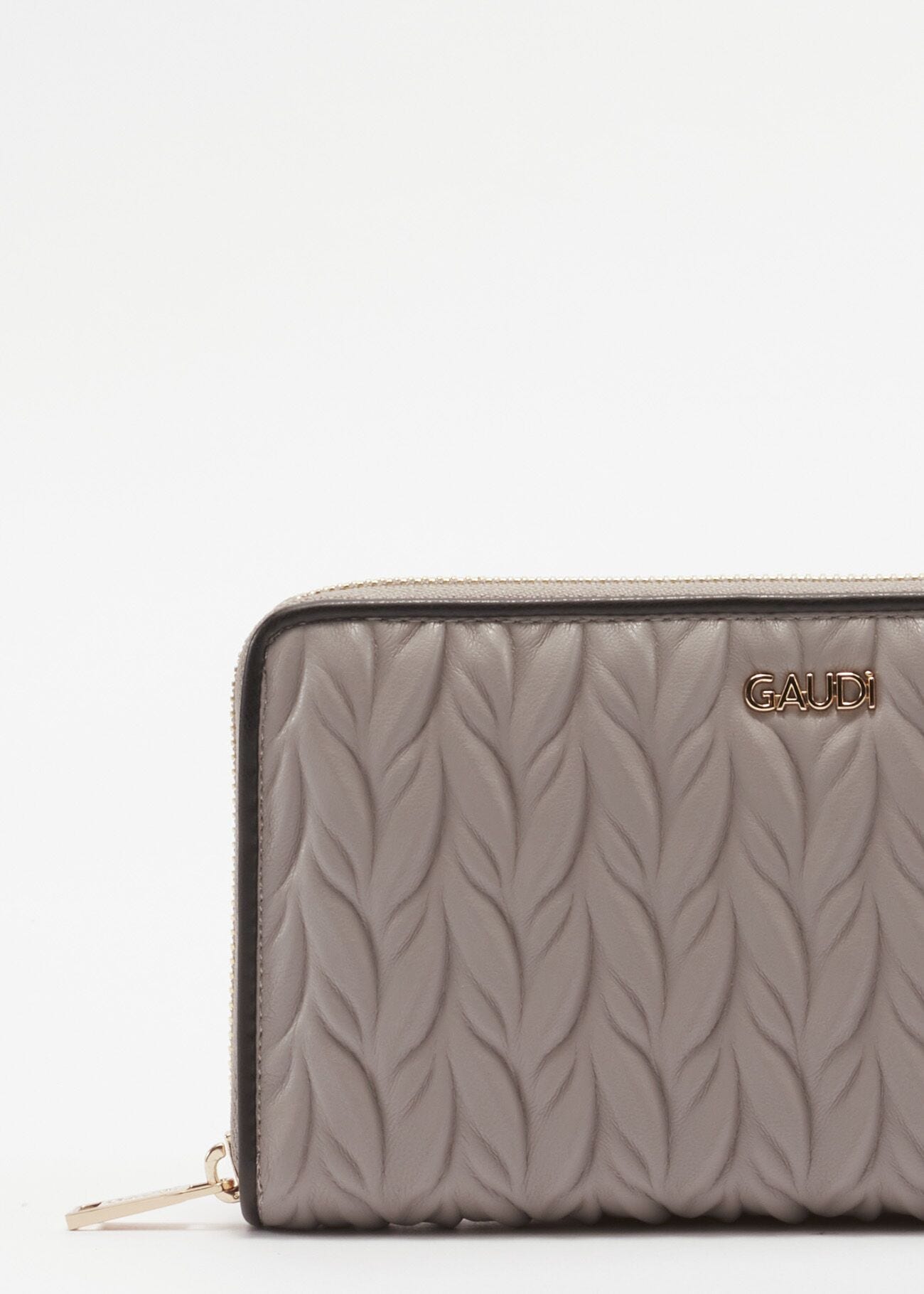Wallet in quilted faux leather