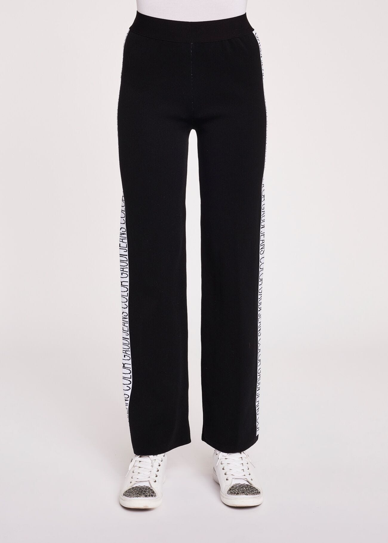 Trousers with side band