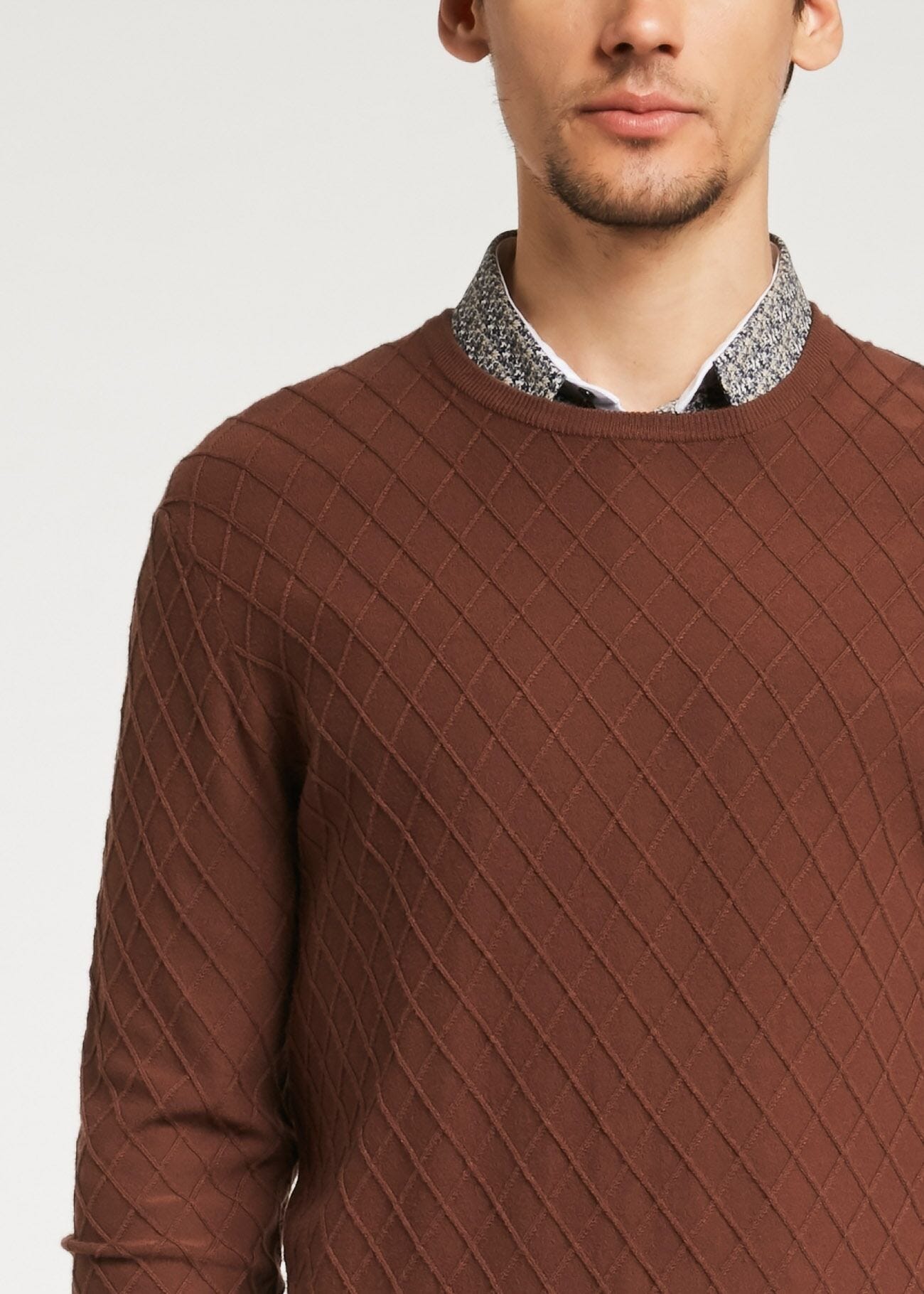 Pull avec motif à losanges