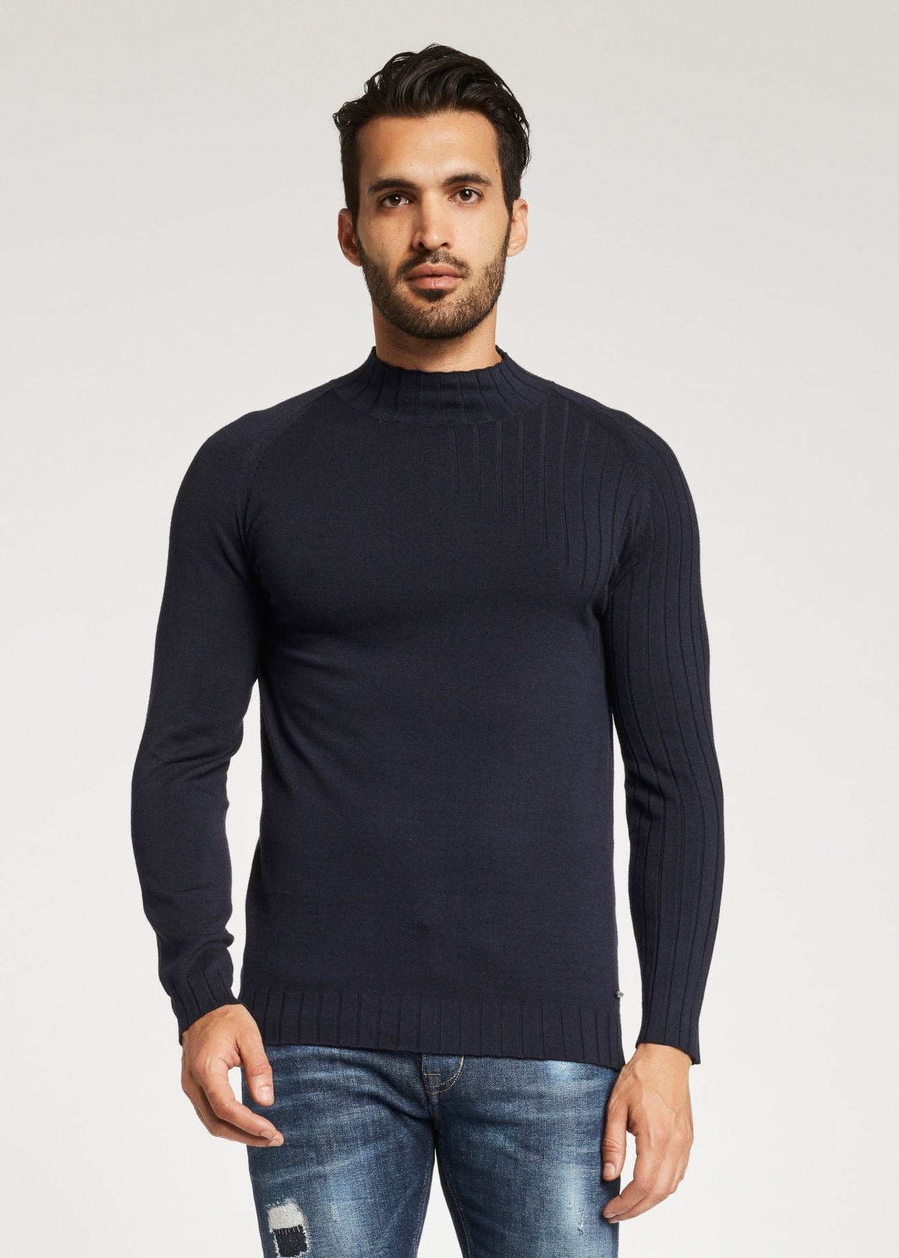 Jumper with funnel neck