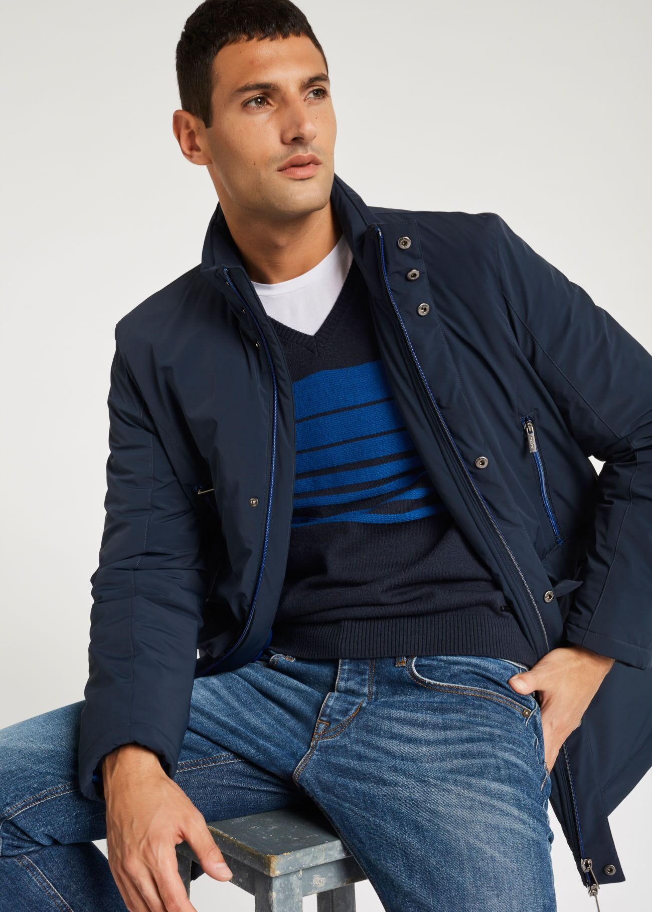Pull avec encolure en V