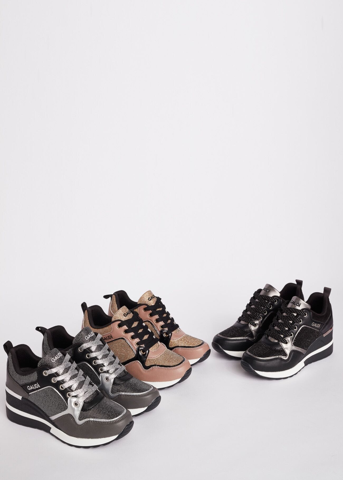 Baskets en microfibres et strass