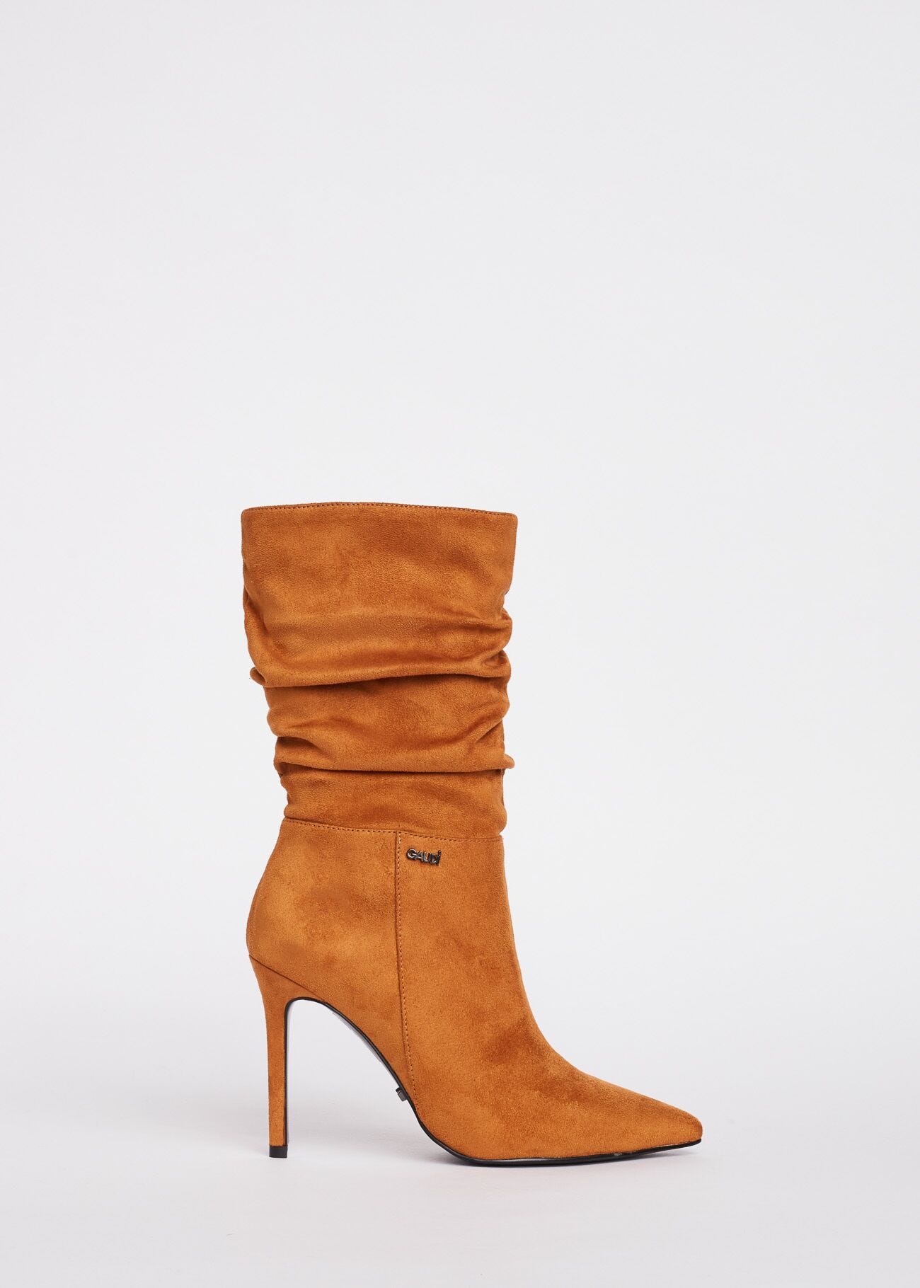 Ankle boots with gathered shaft