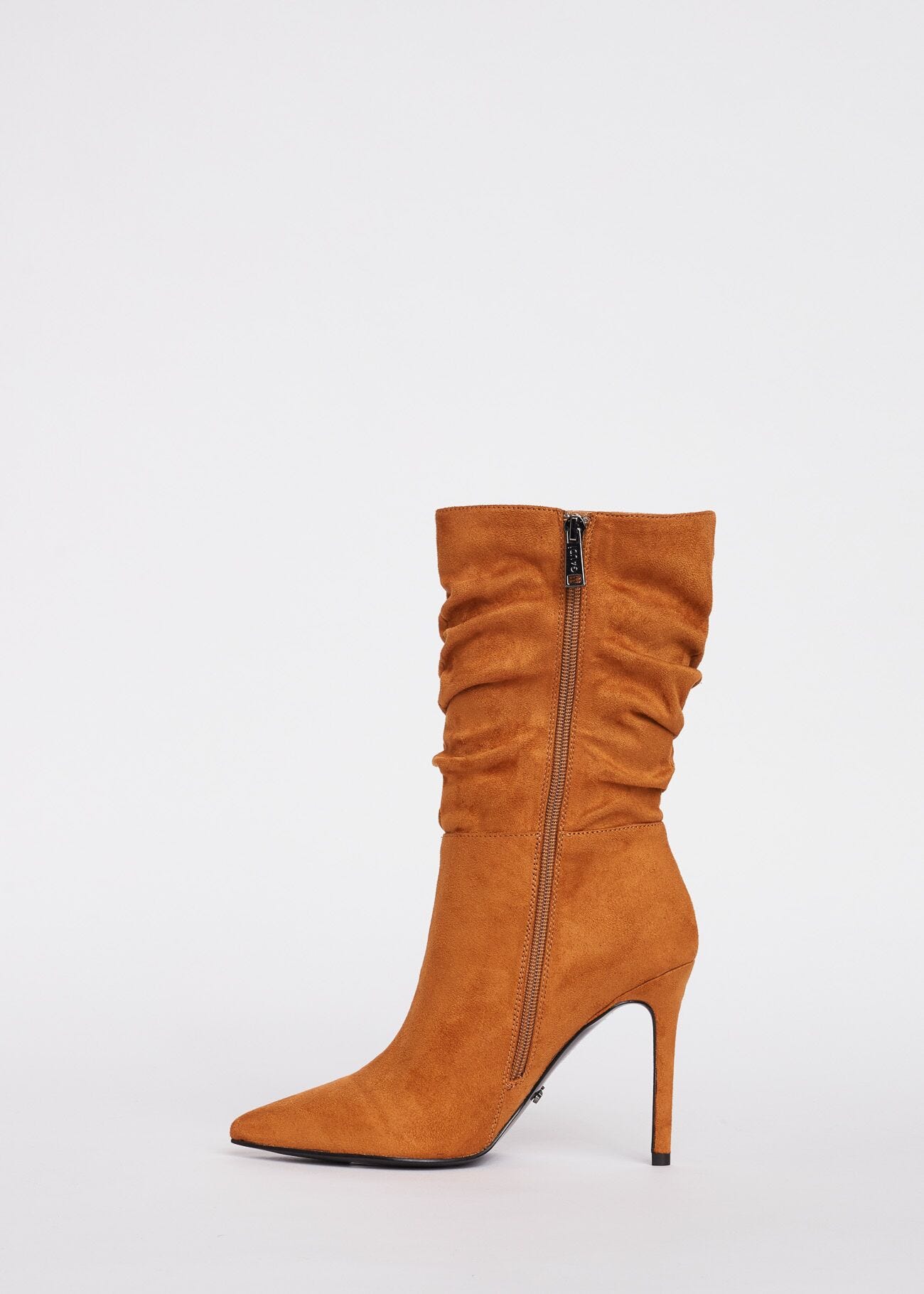 Ankle boots with gathered shaft