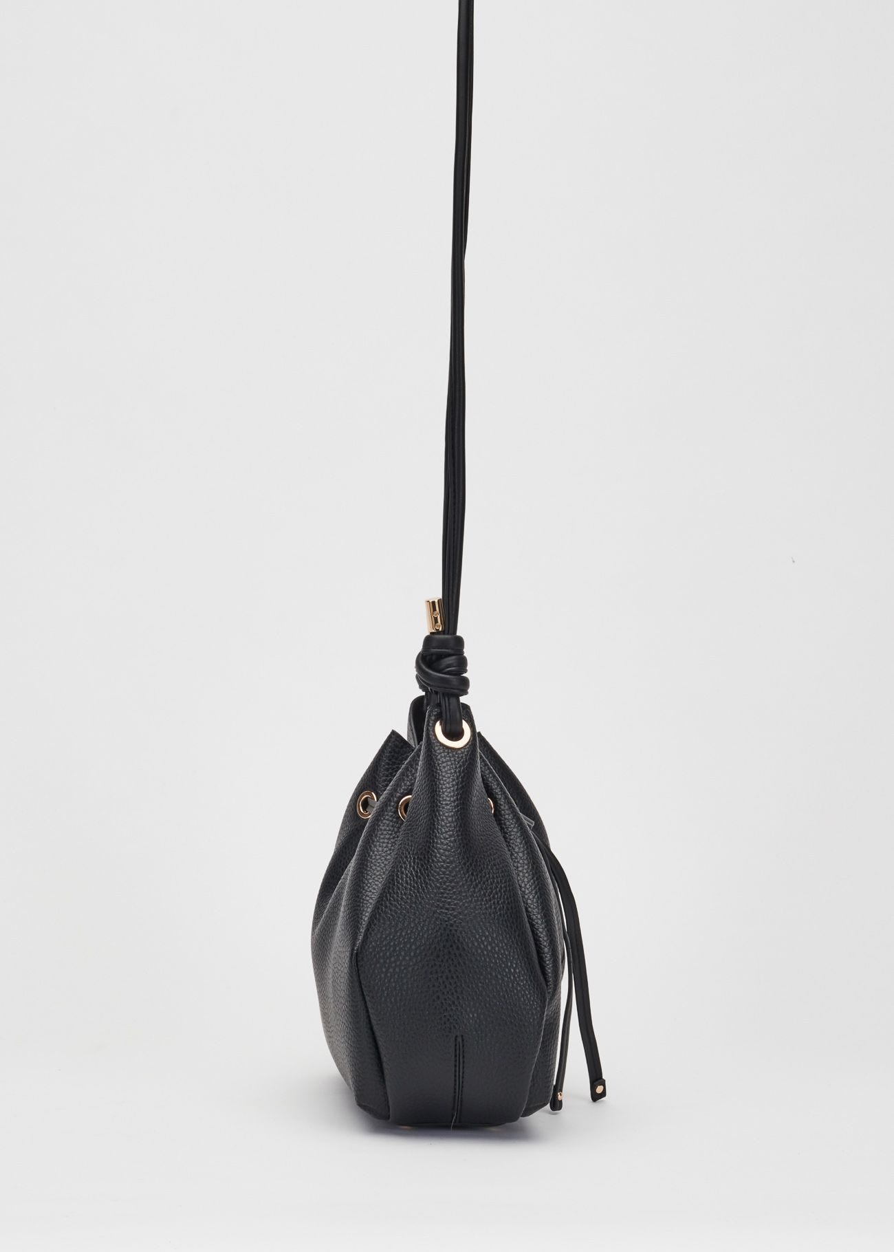 Bucket bag with pouch