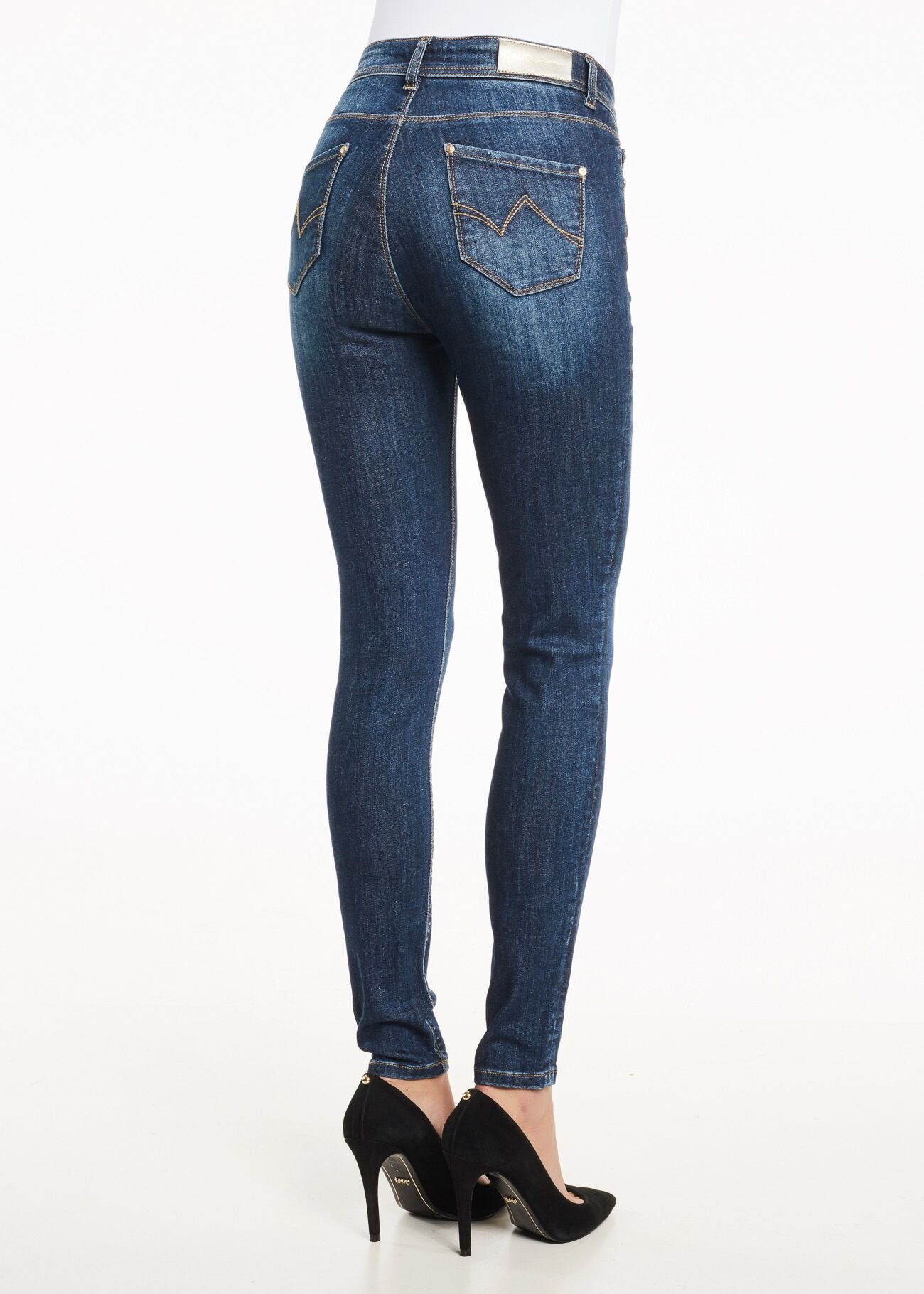 High-waist jeans