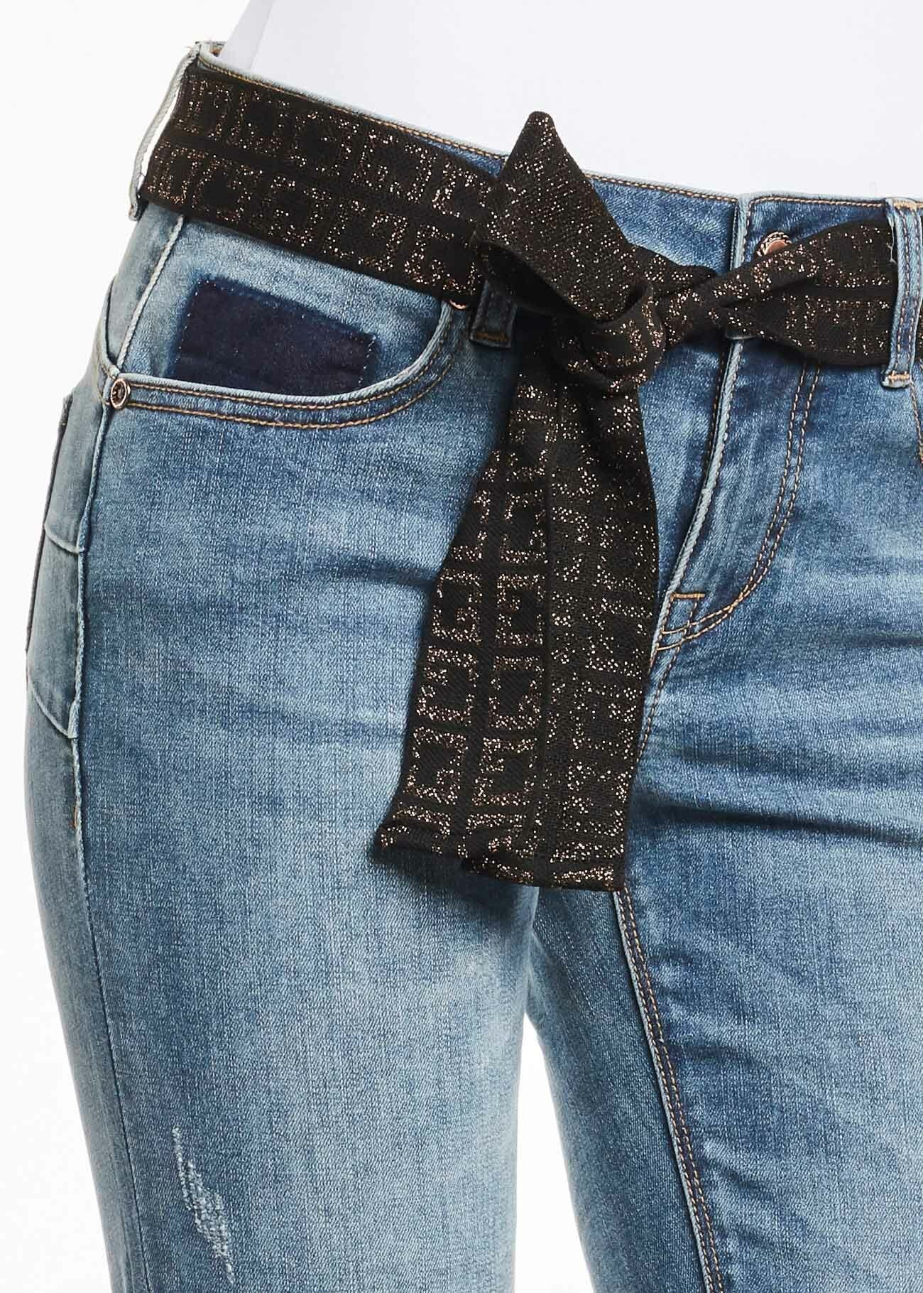 Belted jeans