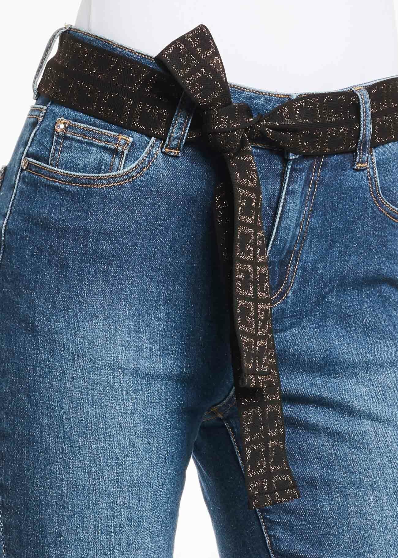 Jeans with raw cut hem