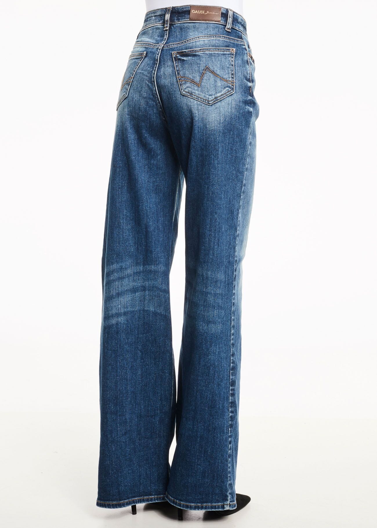 Worn-effect jeans