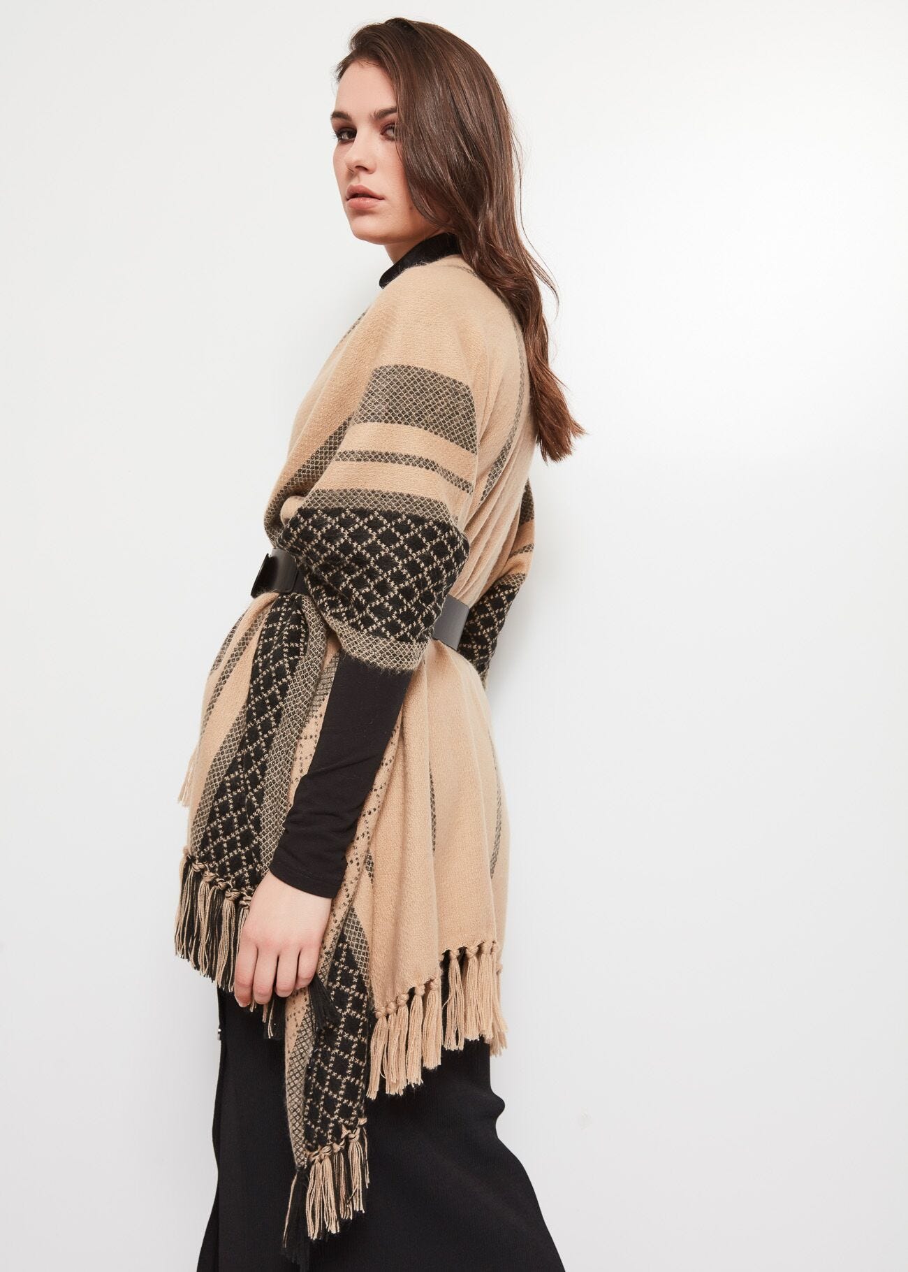 Fringed cape