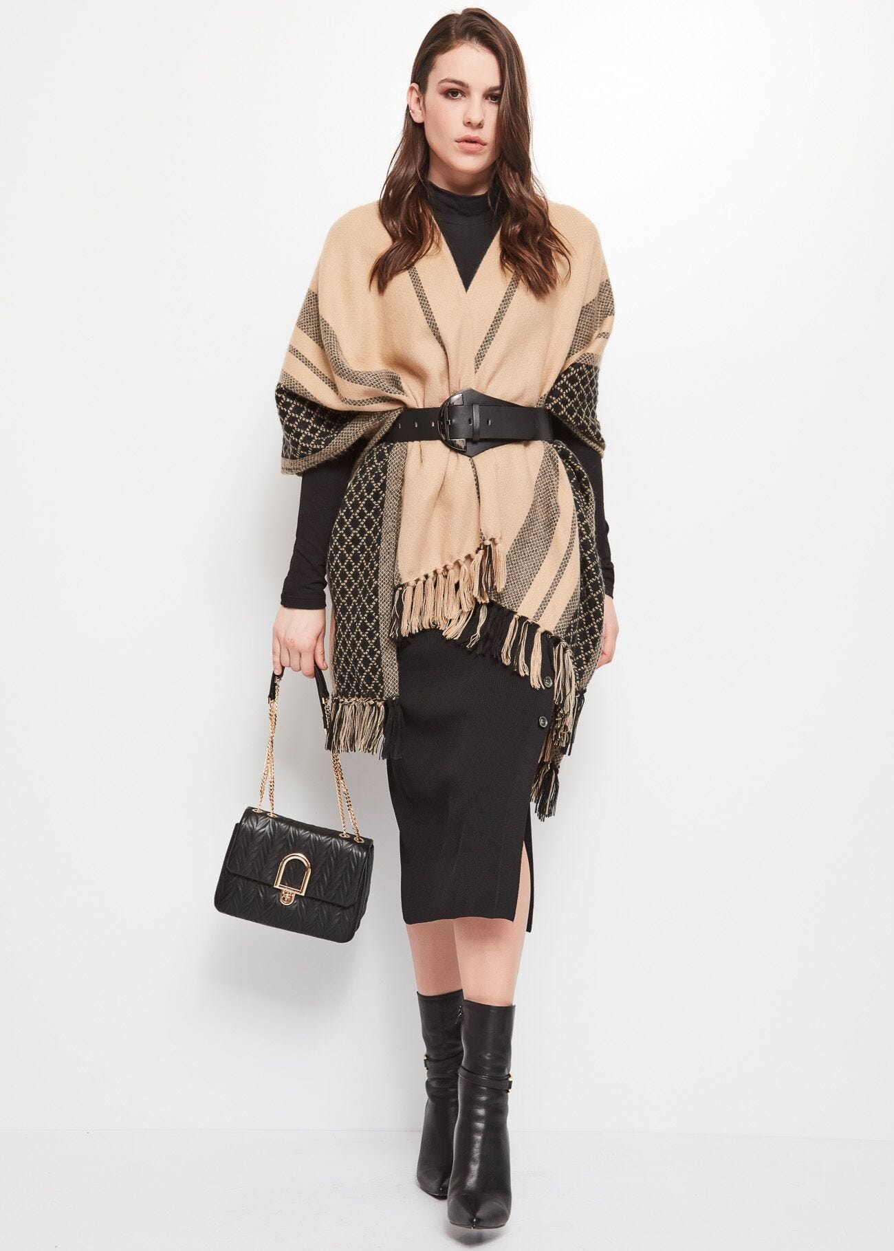 Fringed cape