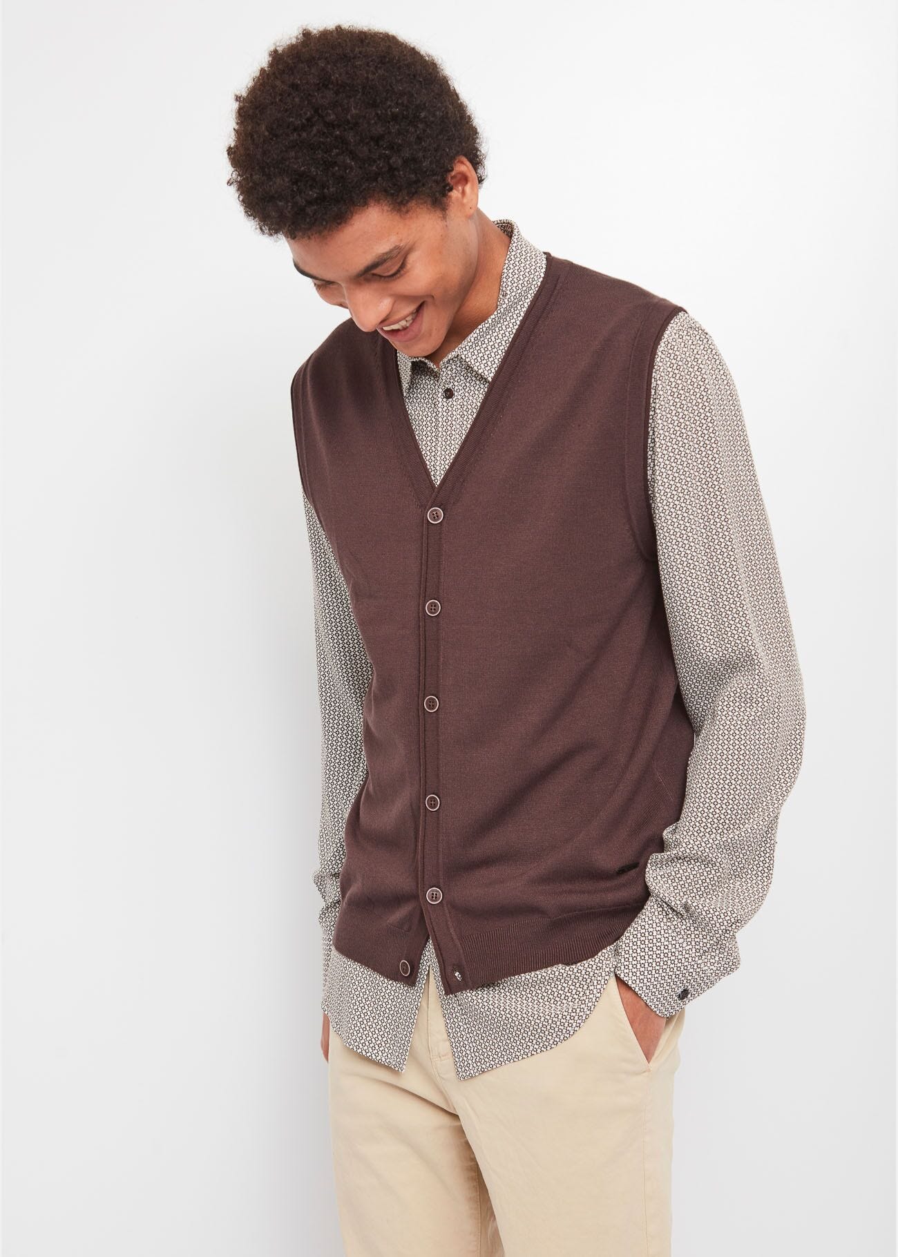 Gilet with buttons