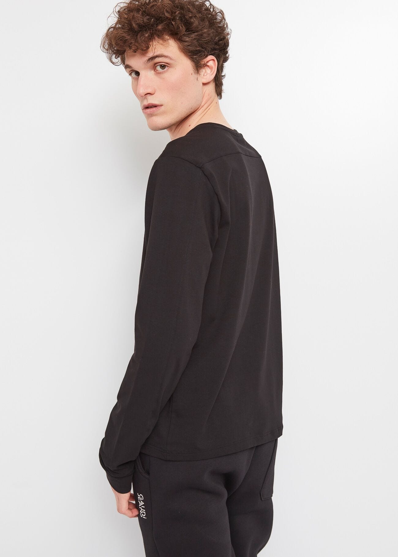 Long-sleeved T-shirt