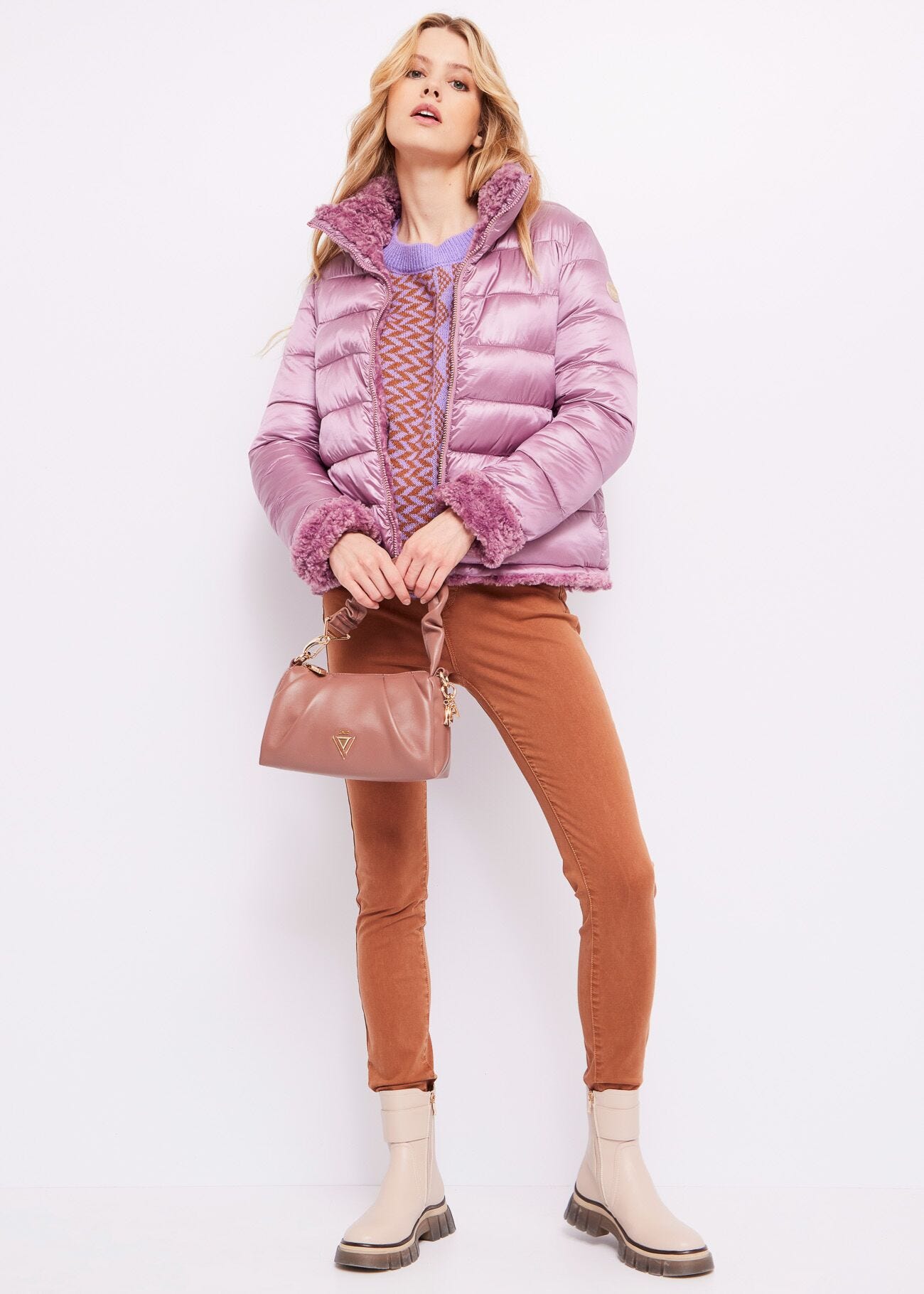 Pantaloni skinny a vita alta