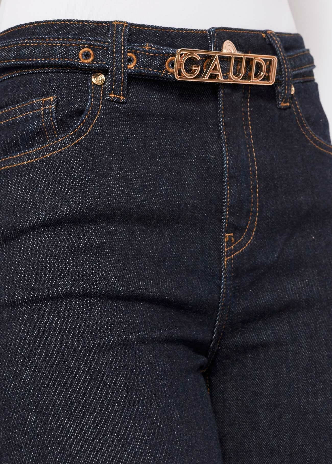 Bell-bottom jeans with belt