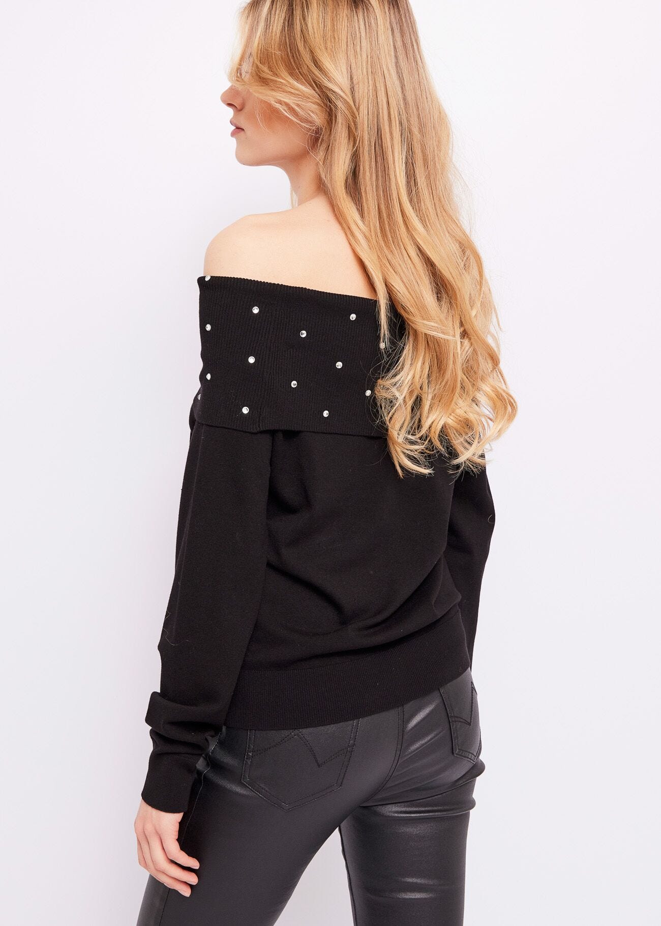 Maglia off the shoulder con strass