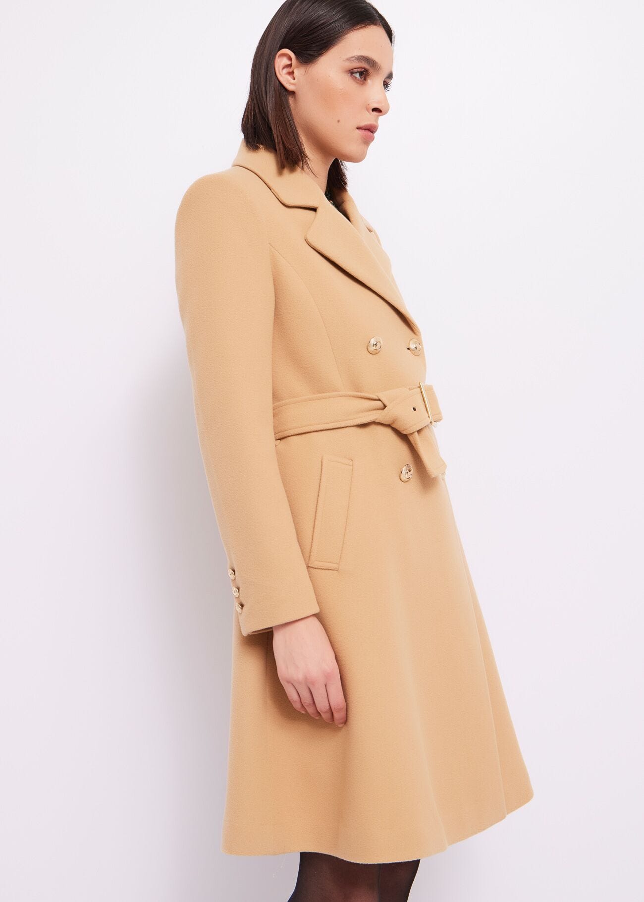 Cappotto doppiopetto con cintura