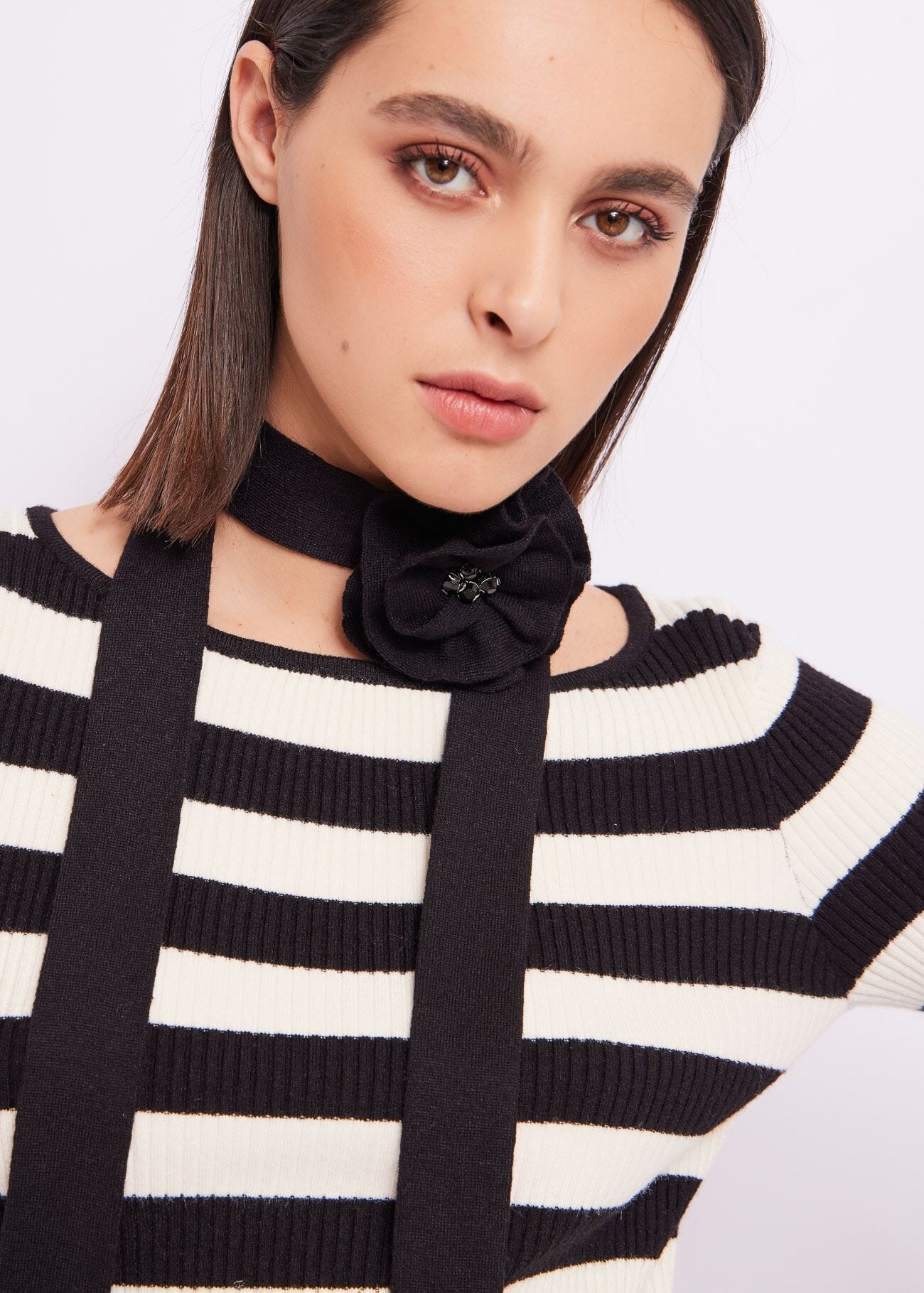 Striped jumper with tie