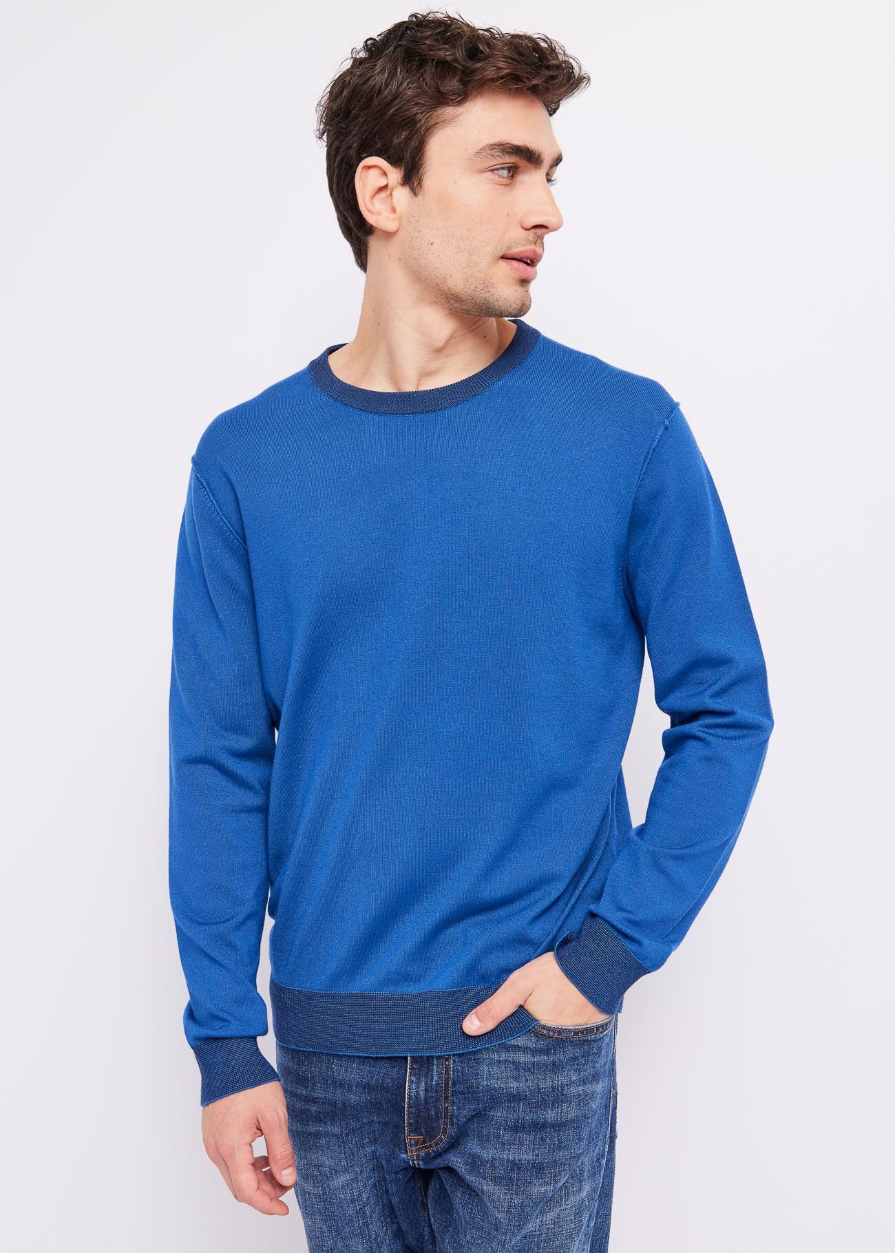 Jumper with contrast trim