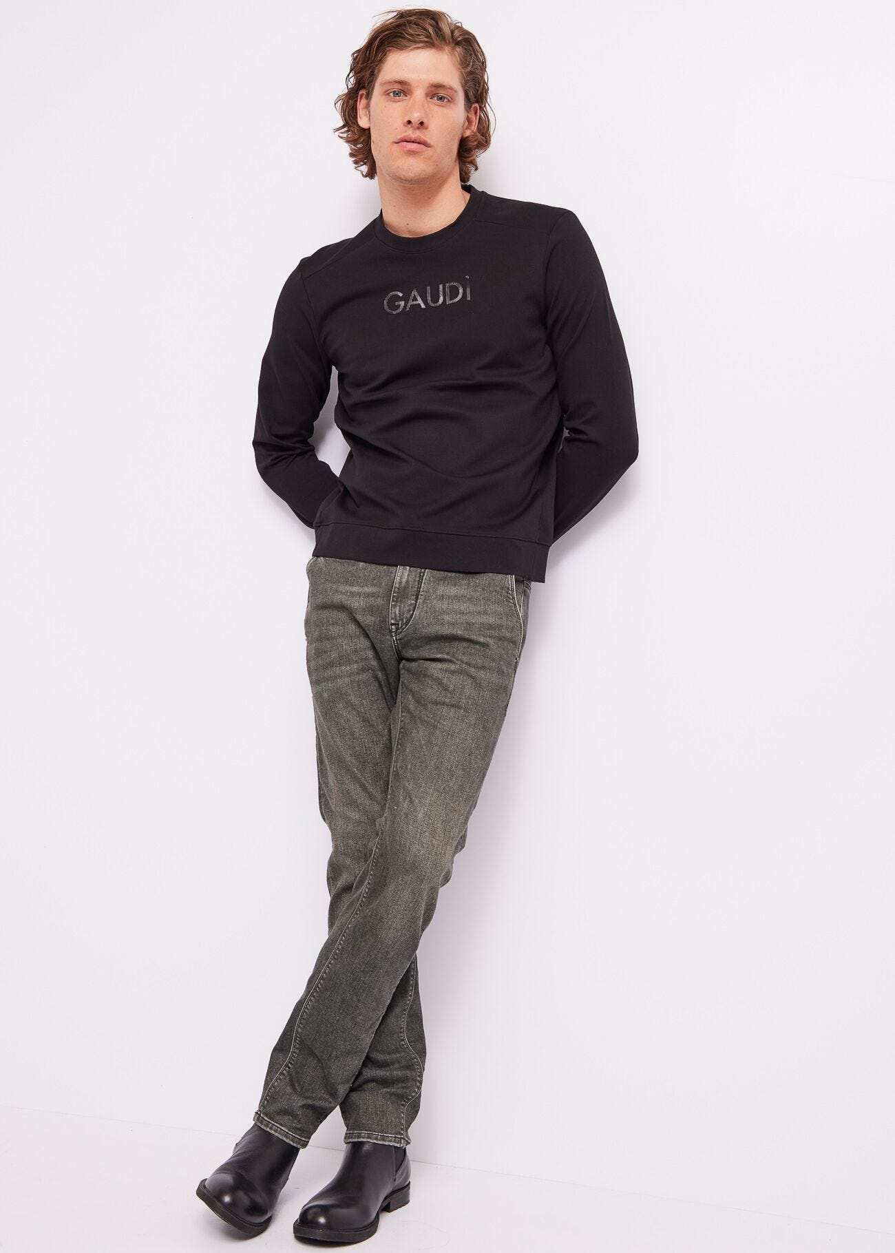 Sweatshirt with logo
