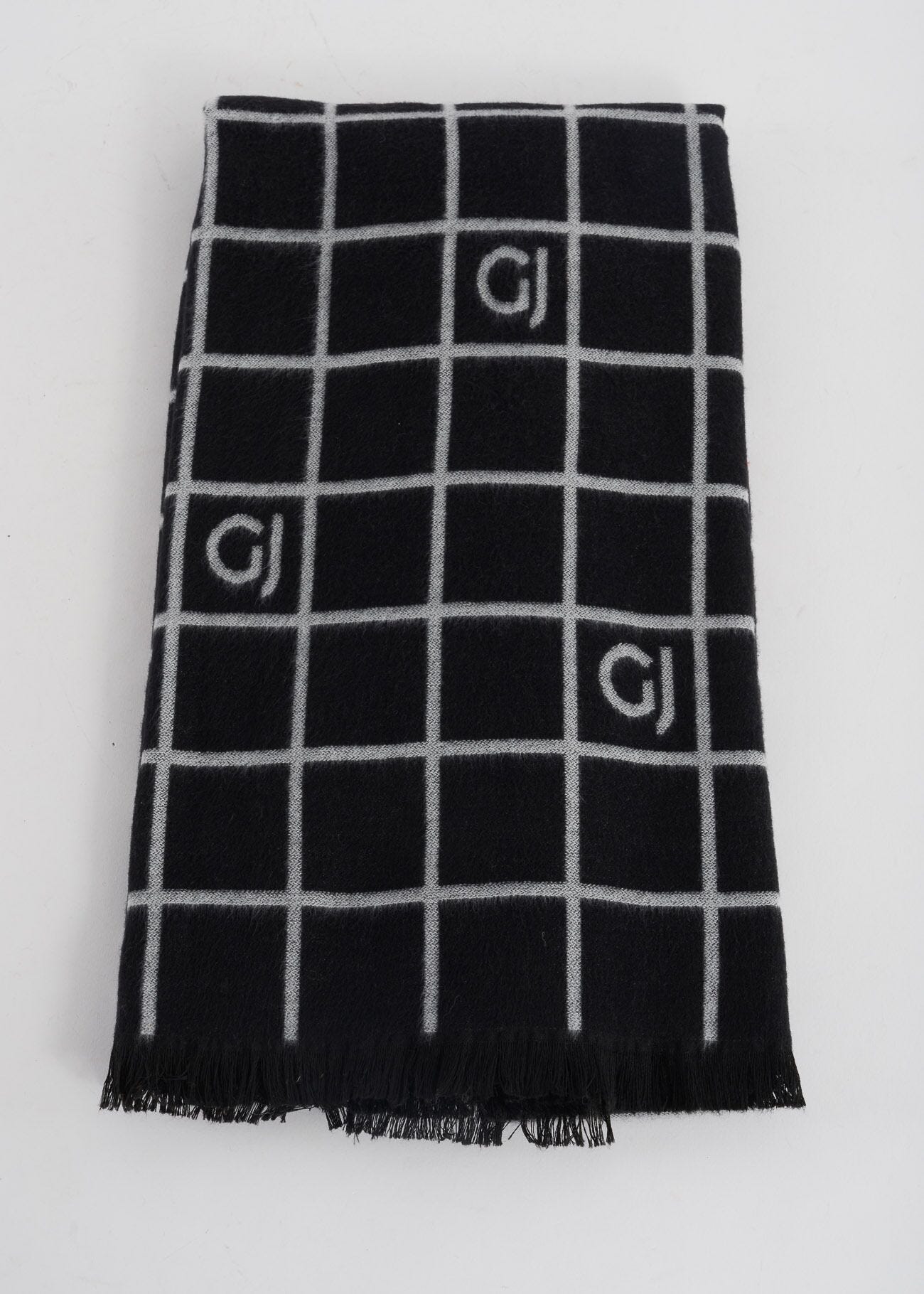 Checked scarf with logo