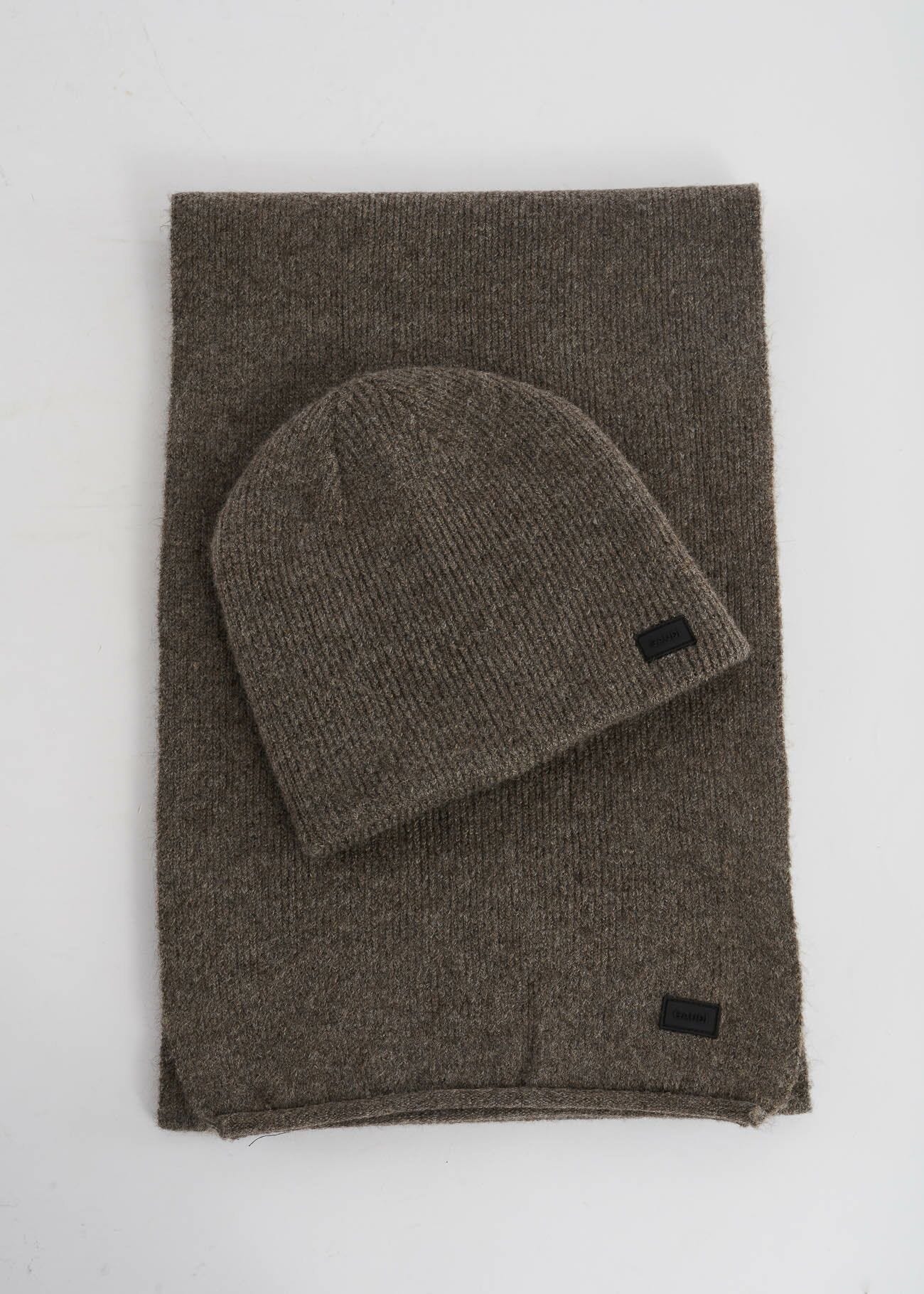 Berretto beanie e sciarpa coordinati