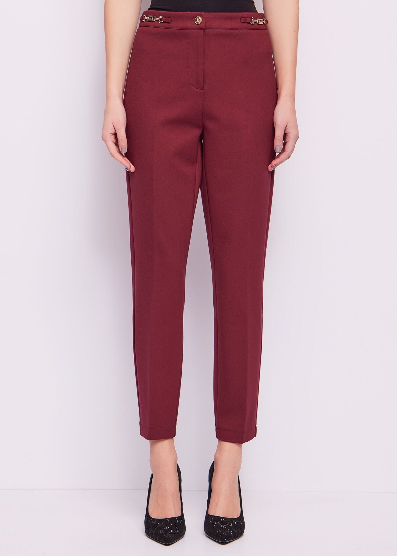 Pantaloni bordeaux con piega