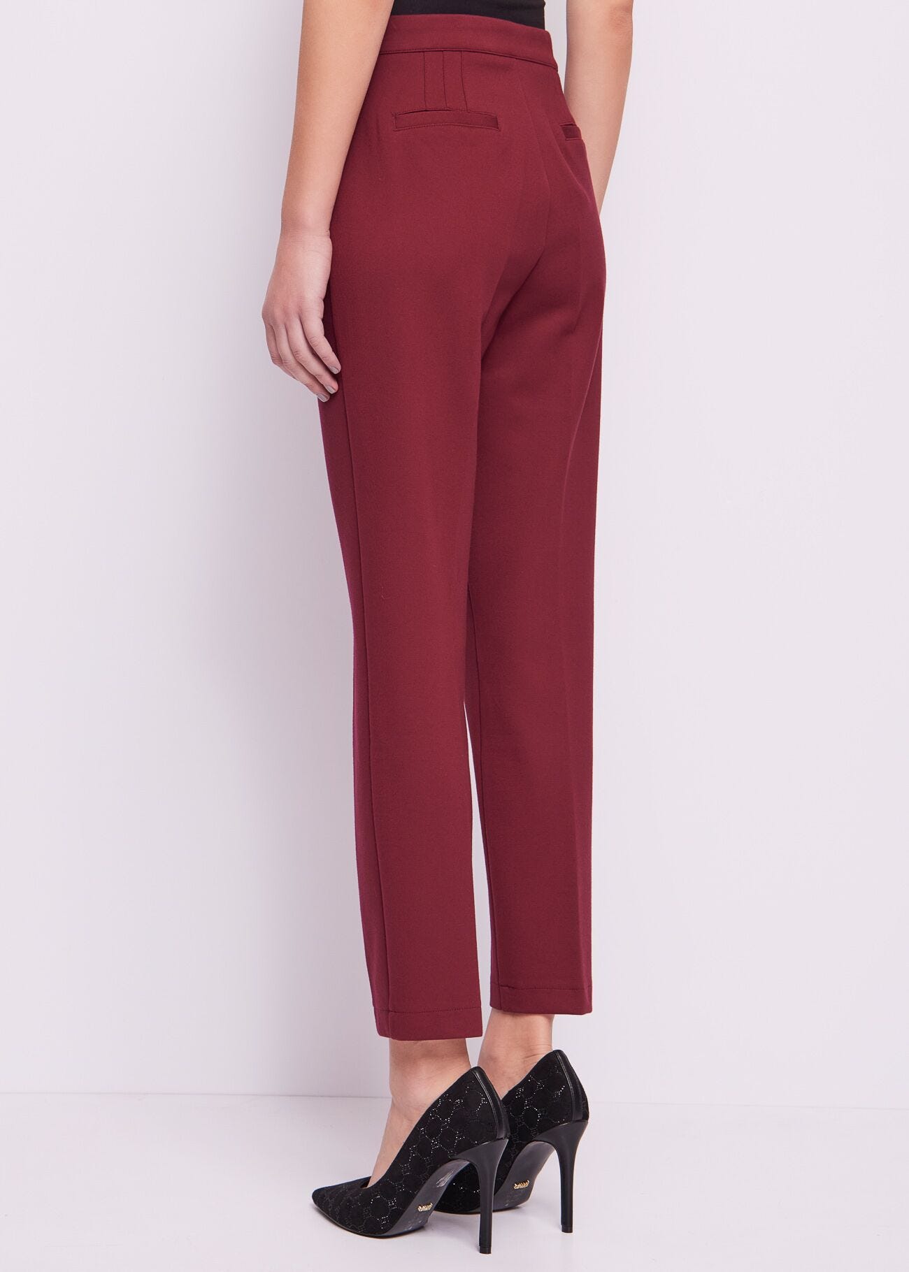 Pantaloni bordeaux con piega