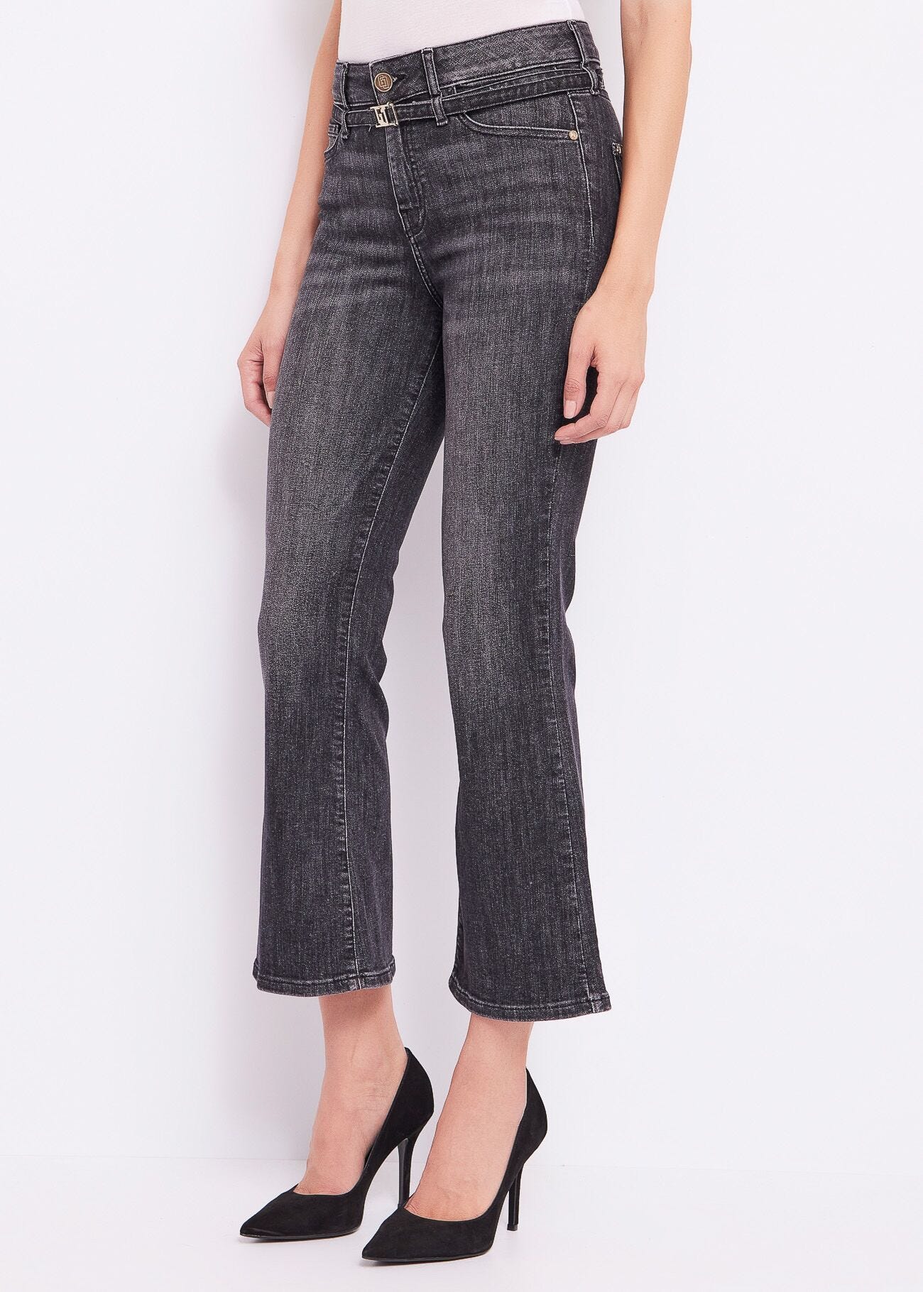 Jeans flare in cotone con cintura
