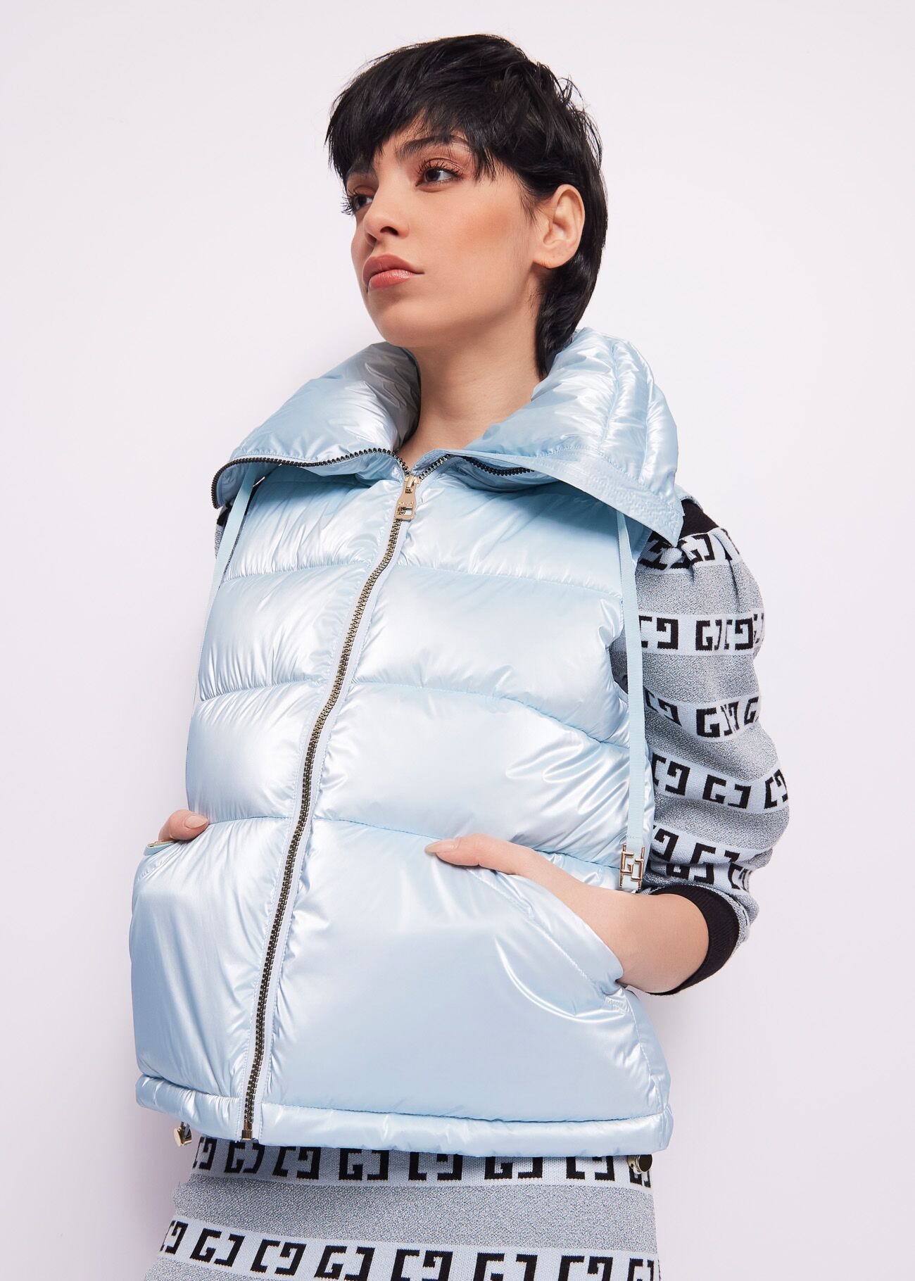 Light blue nylon added gilet