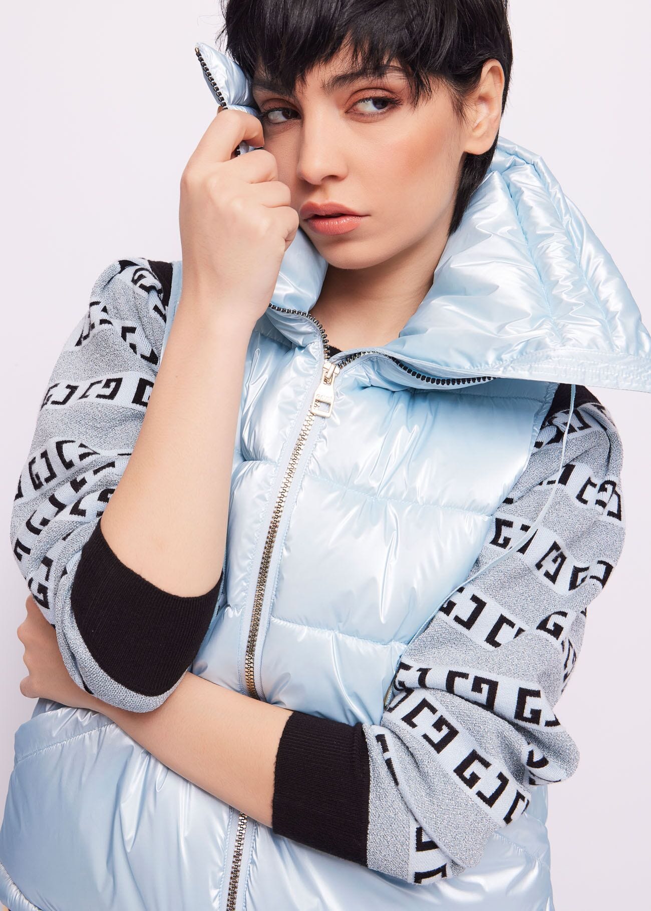 Light blue nylon added gilet